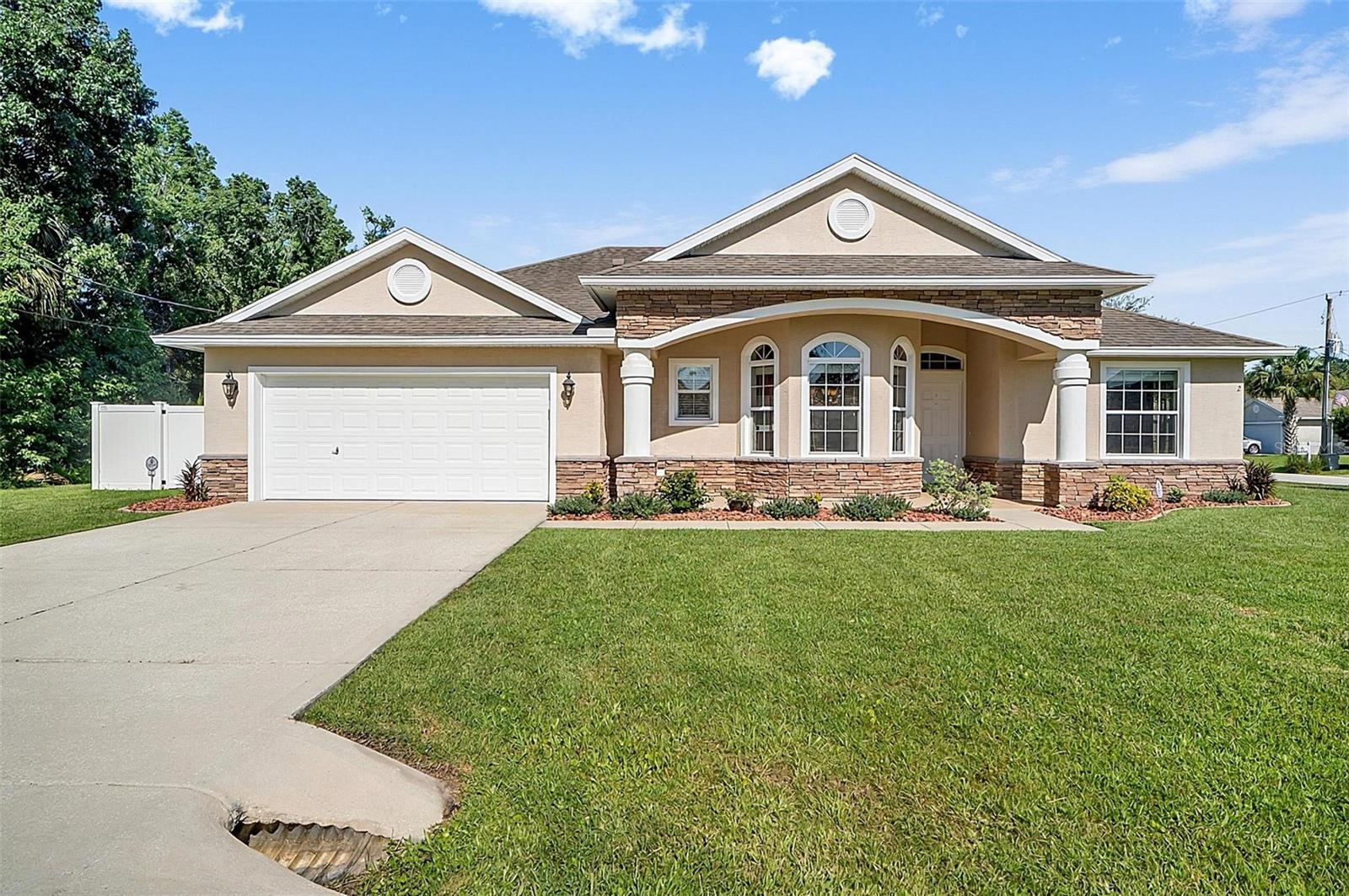 2 Lytton Ln, Palm Coast, FL 32137