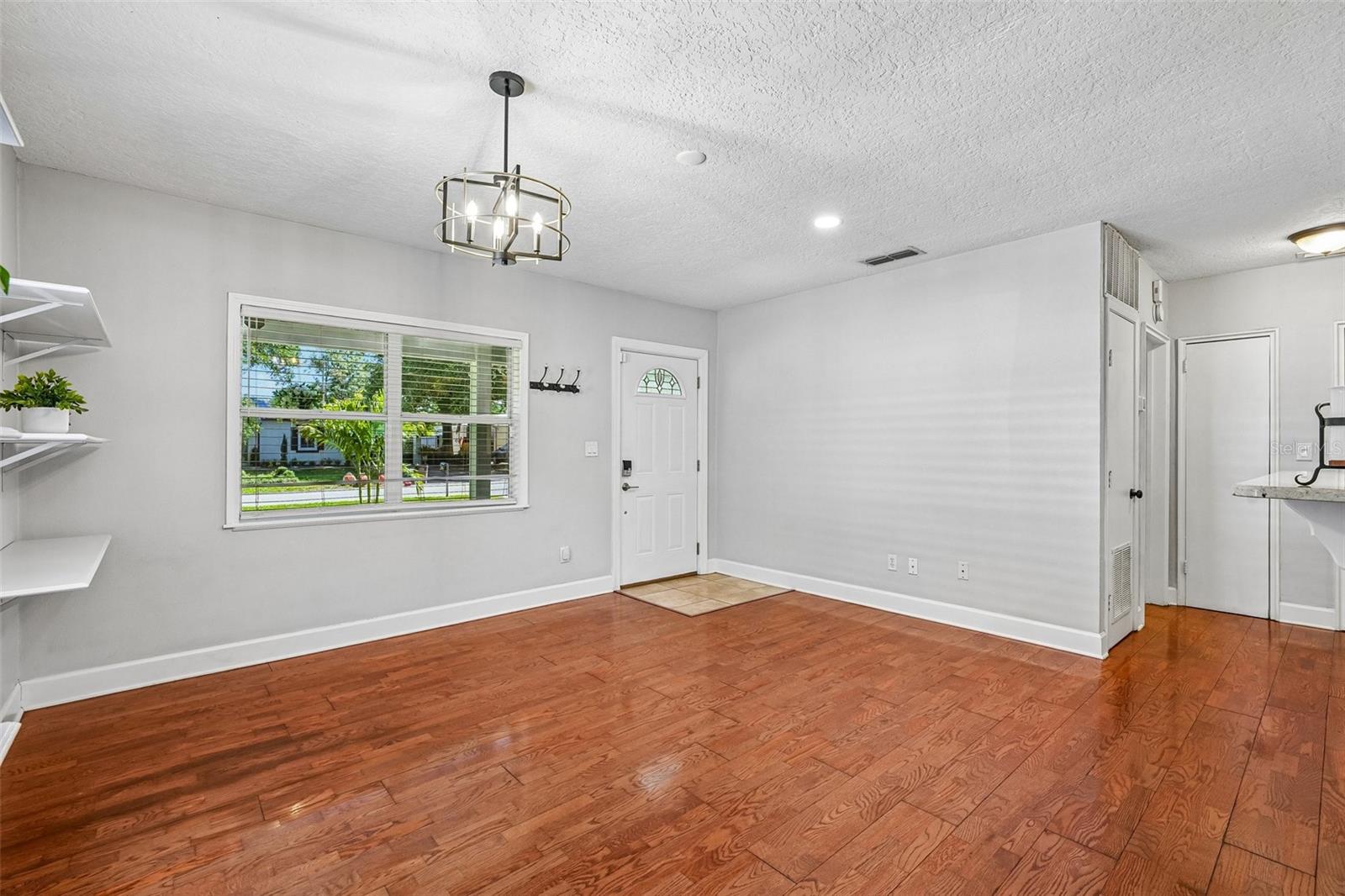 3924 W Bay View Ave, Tampa, FL 33611 photo