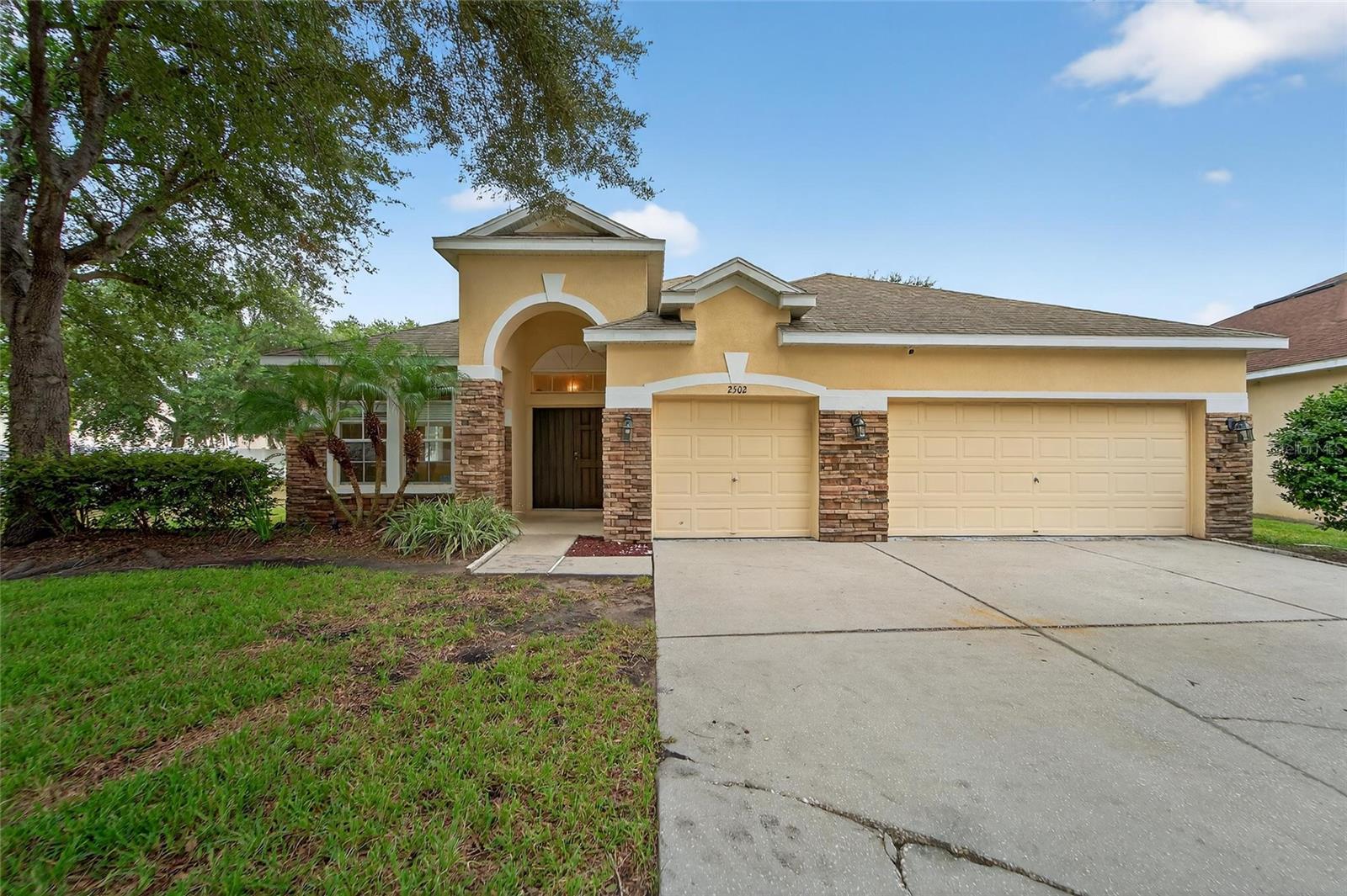 2502 Bonterra Blvd, Valrico, FL 33594 photo