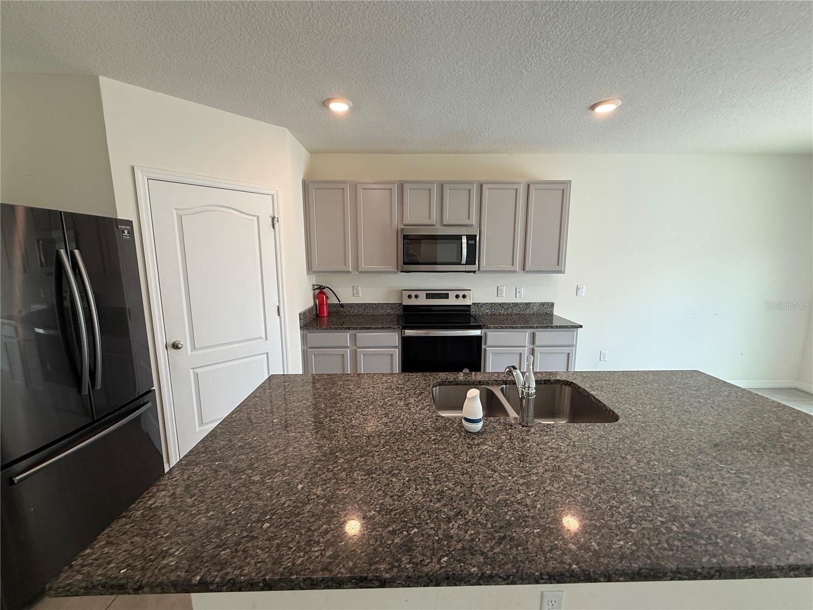 2029 Maple Ridge Dr, Zellwood, FL 32798 photo