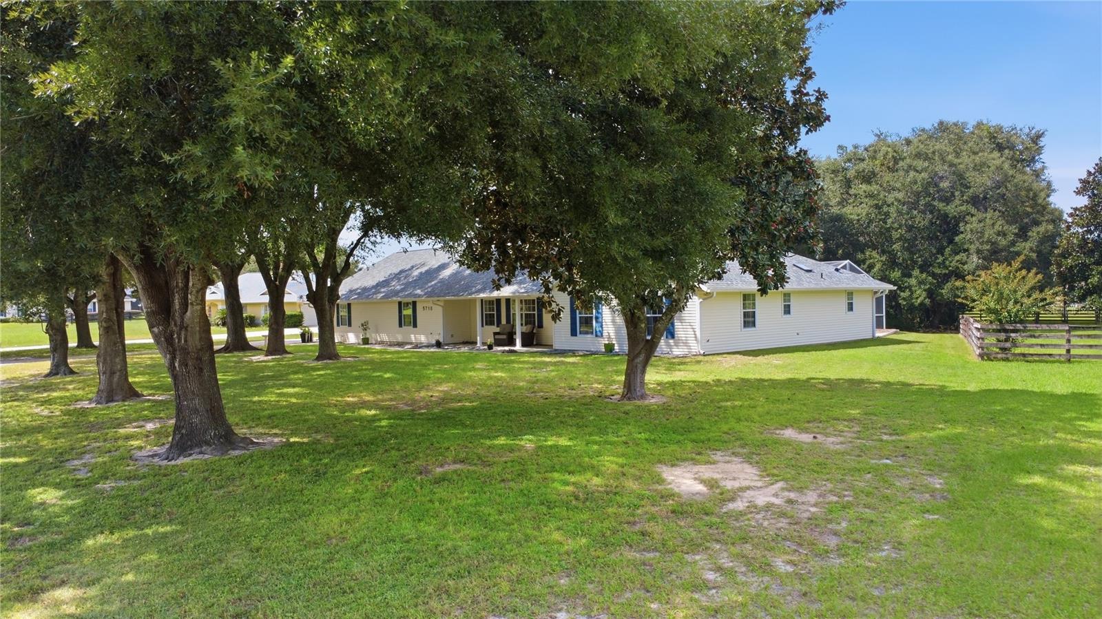 5718 NE 61 Avenue Rd, Silver Springs, FL 34488 photo
