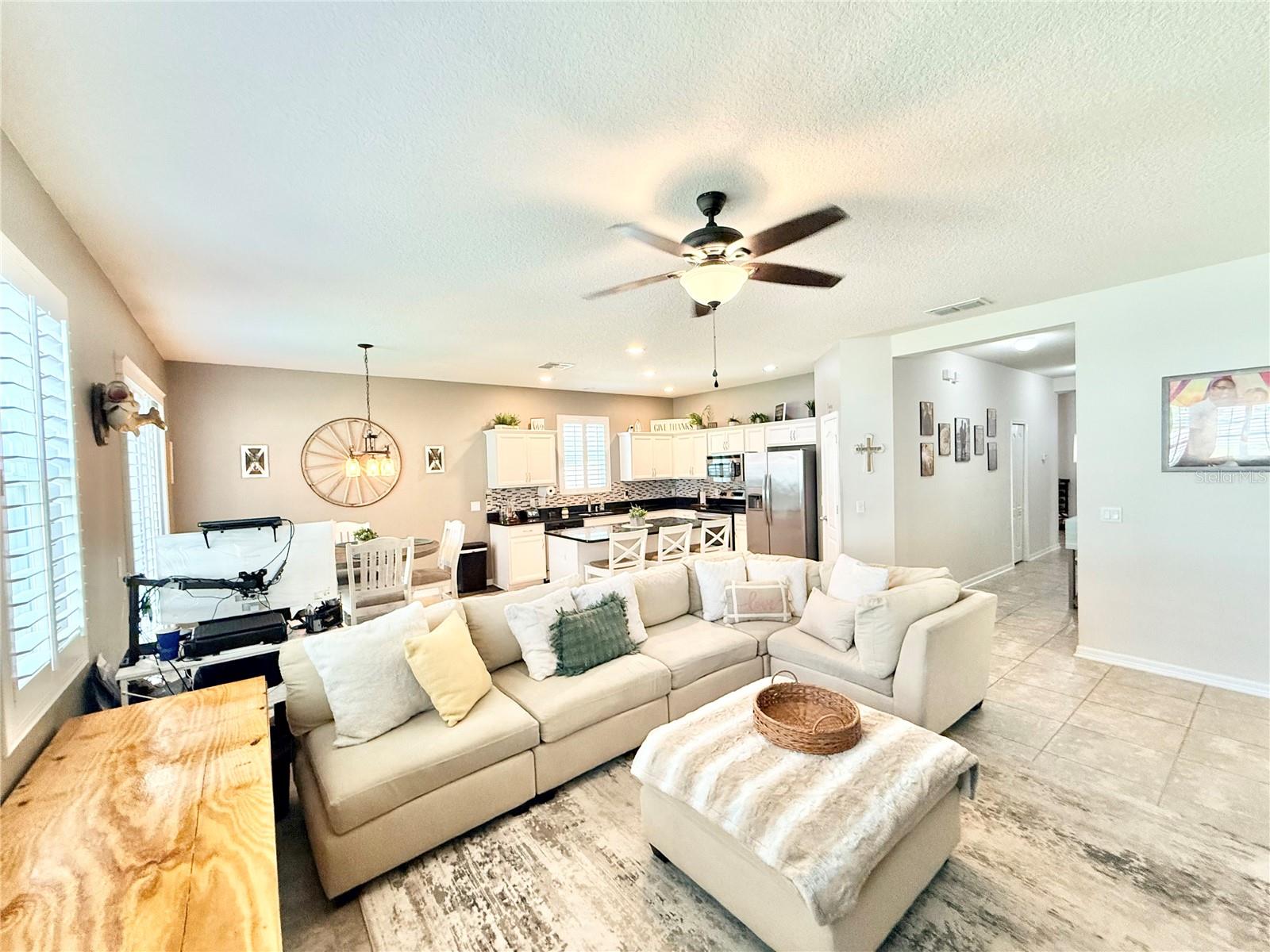 2769 Limerick Cir, Grand Island, FL 32735 photo