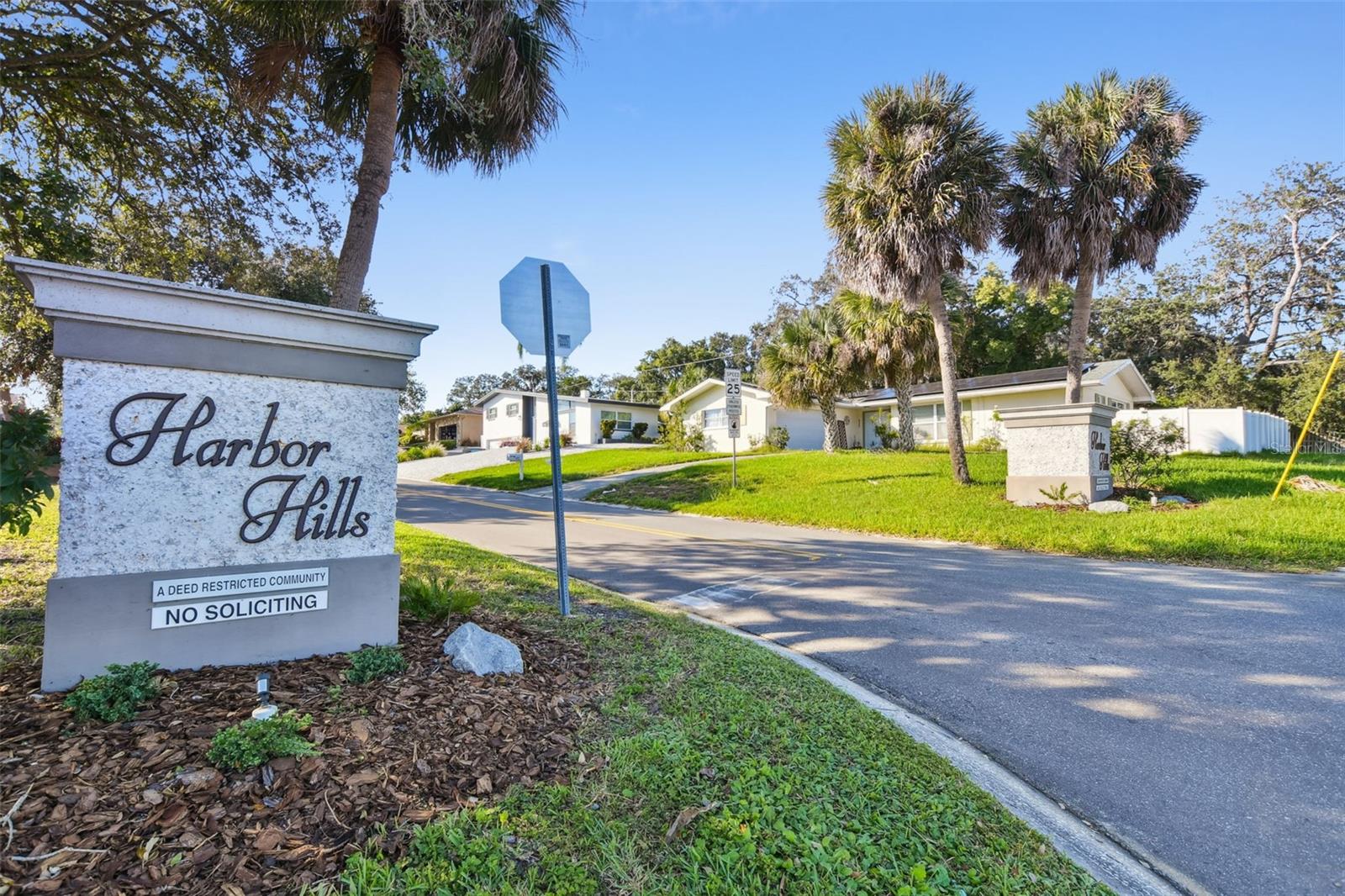 4415 Clearwater Harbor Dr, Largo, FL 33770 photo