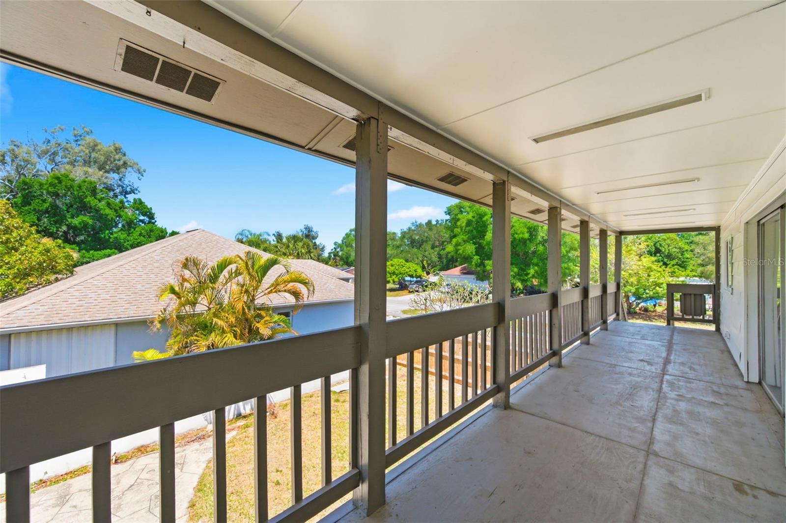 5136 68 St, Saint Petersburg, FL 33709 photo
