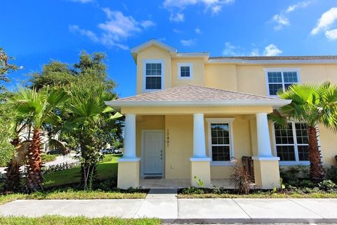 Townhouse in CLERMONT FL 17401 SERENIDAD BOULEVARD.jpg