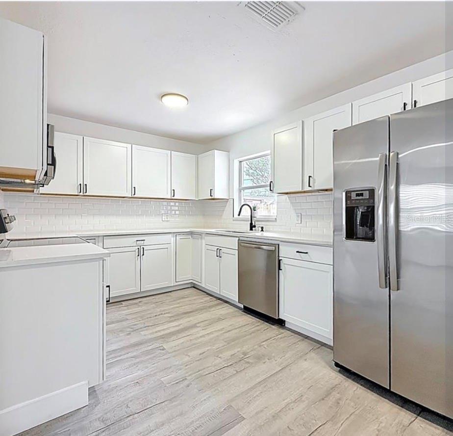 200 Lewis Blvd, Saint Petersburg, FL 33705 photo
