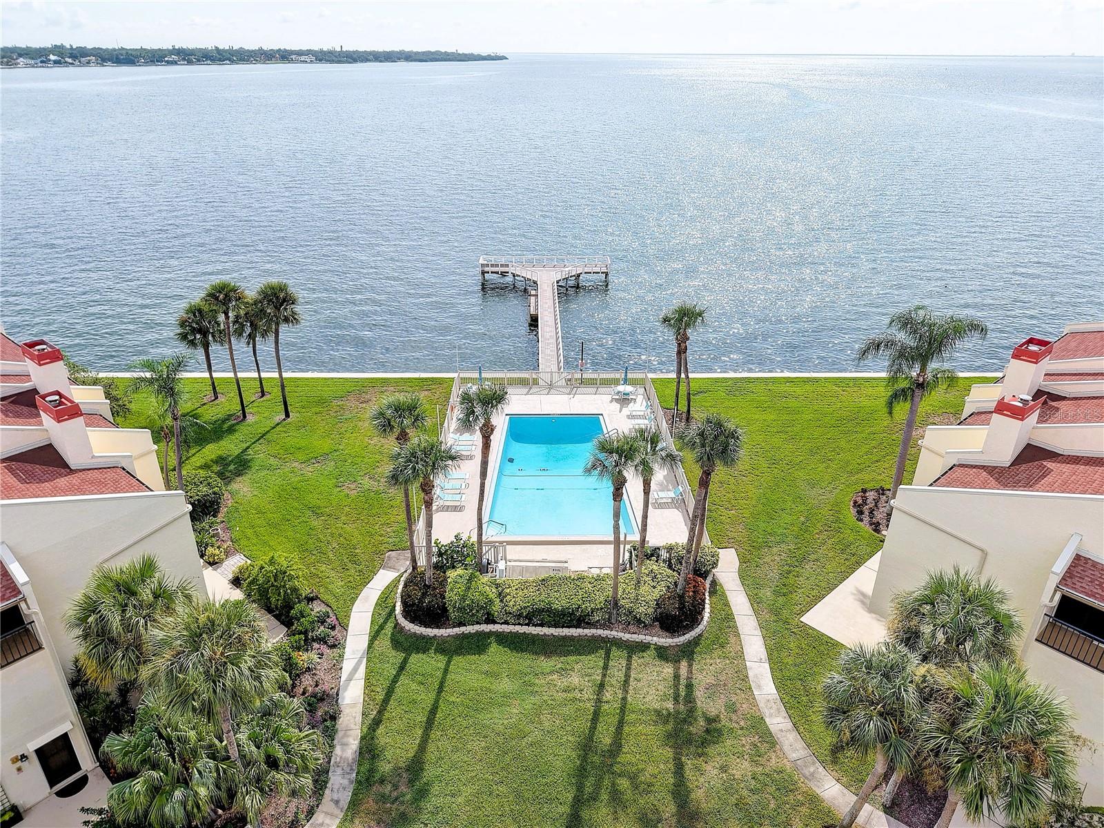 7510 Sunshine Skyway Ln #T 13, Saint Petersburg, FL 33711 photo