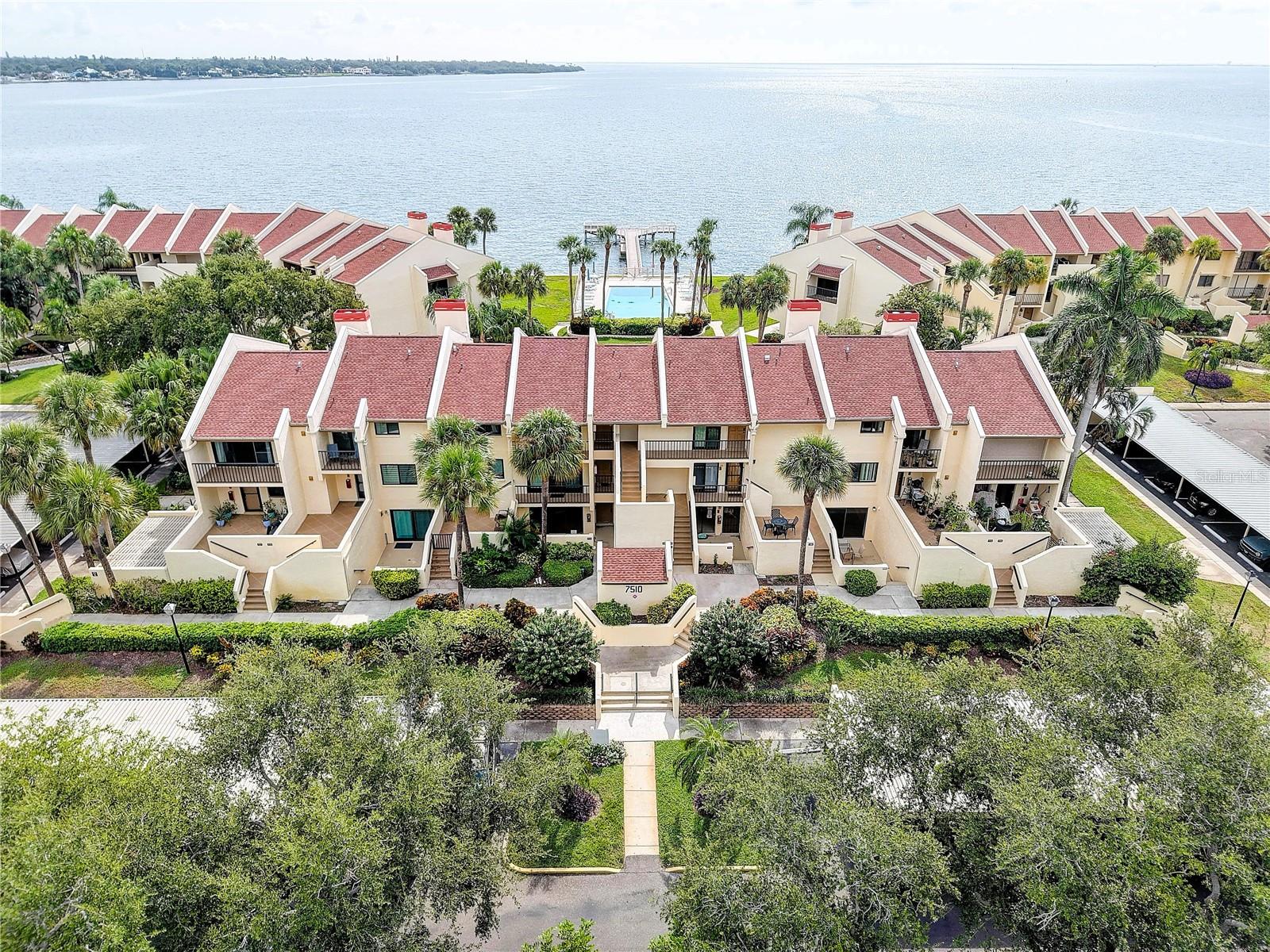 7510 Sunshine Skyway Ln, Saint Petersburg, FL 33711