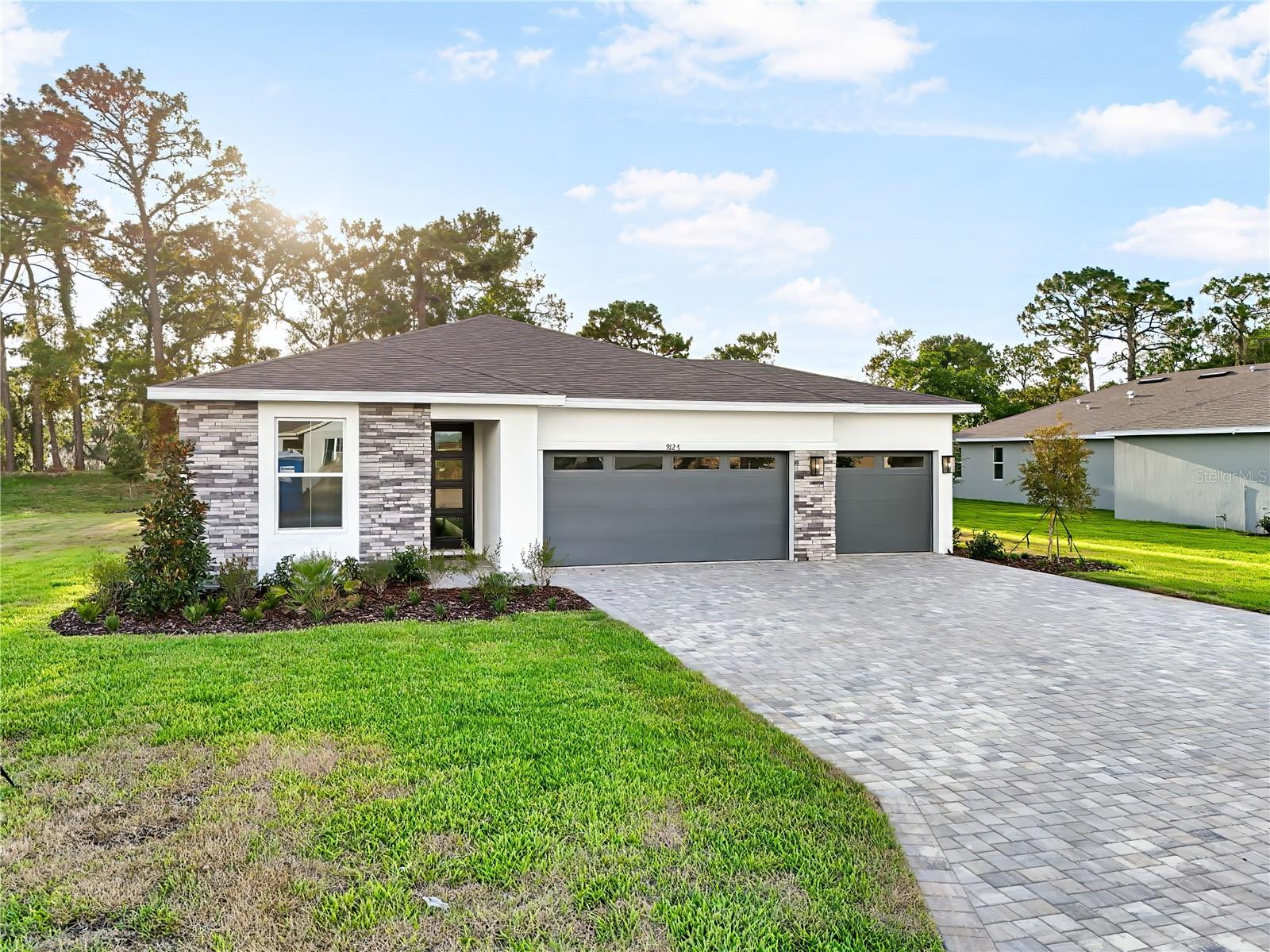 9127 Players Dr, Weeki Wachee, FL 34613 photo