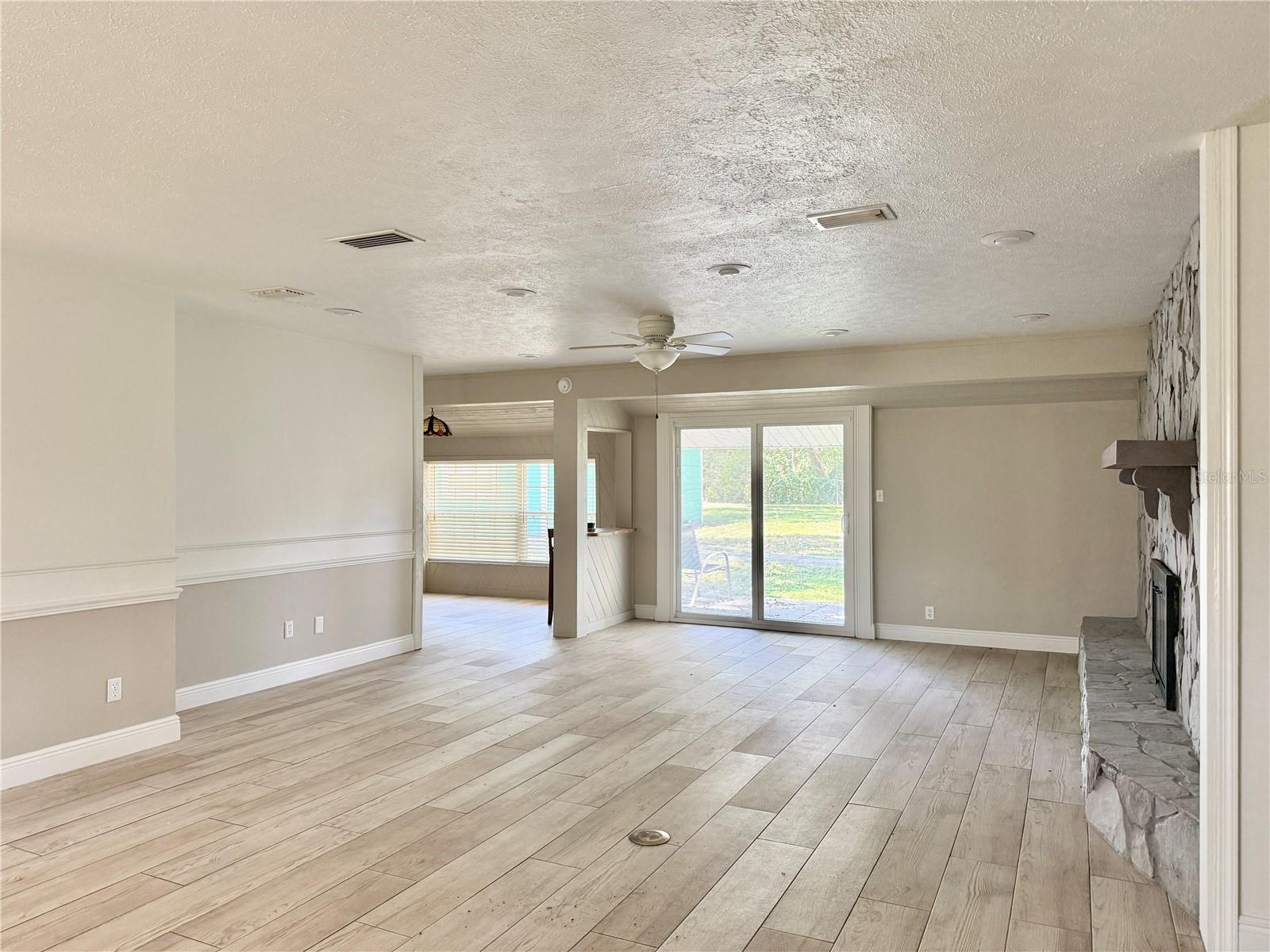 9628 Davis Rd, Tampa, FL 33637 photo
