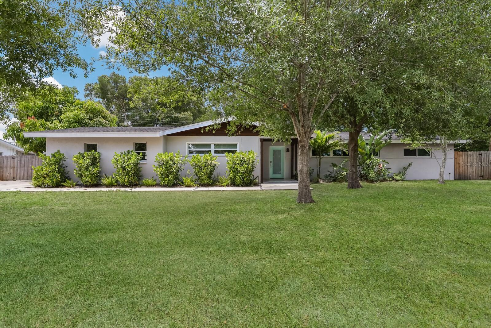 5720 Isanda Pl, Sarasota, FL 34231 photo