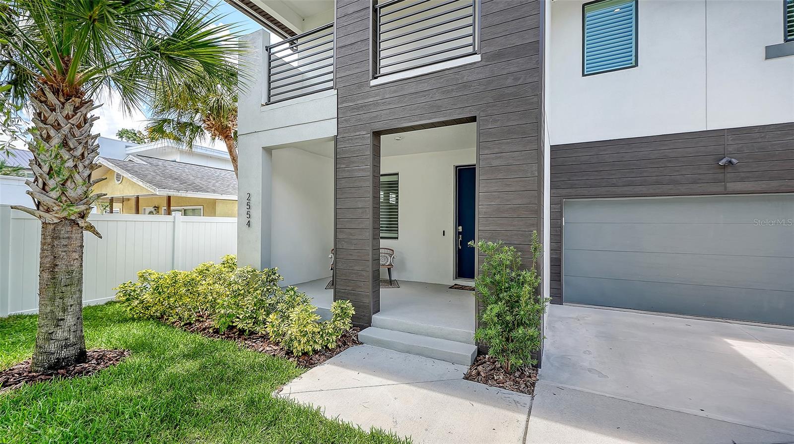2554 Floyd St, Sarasota, FL 34239 photo