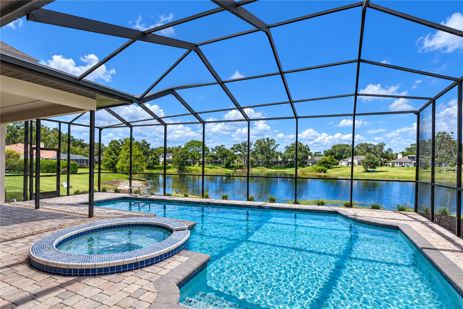 806 Sandringham Ln, Lutz, FL 33549 photo