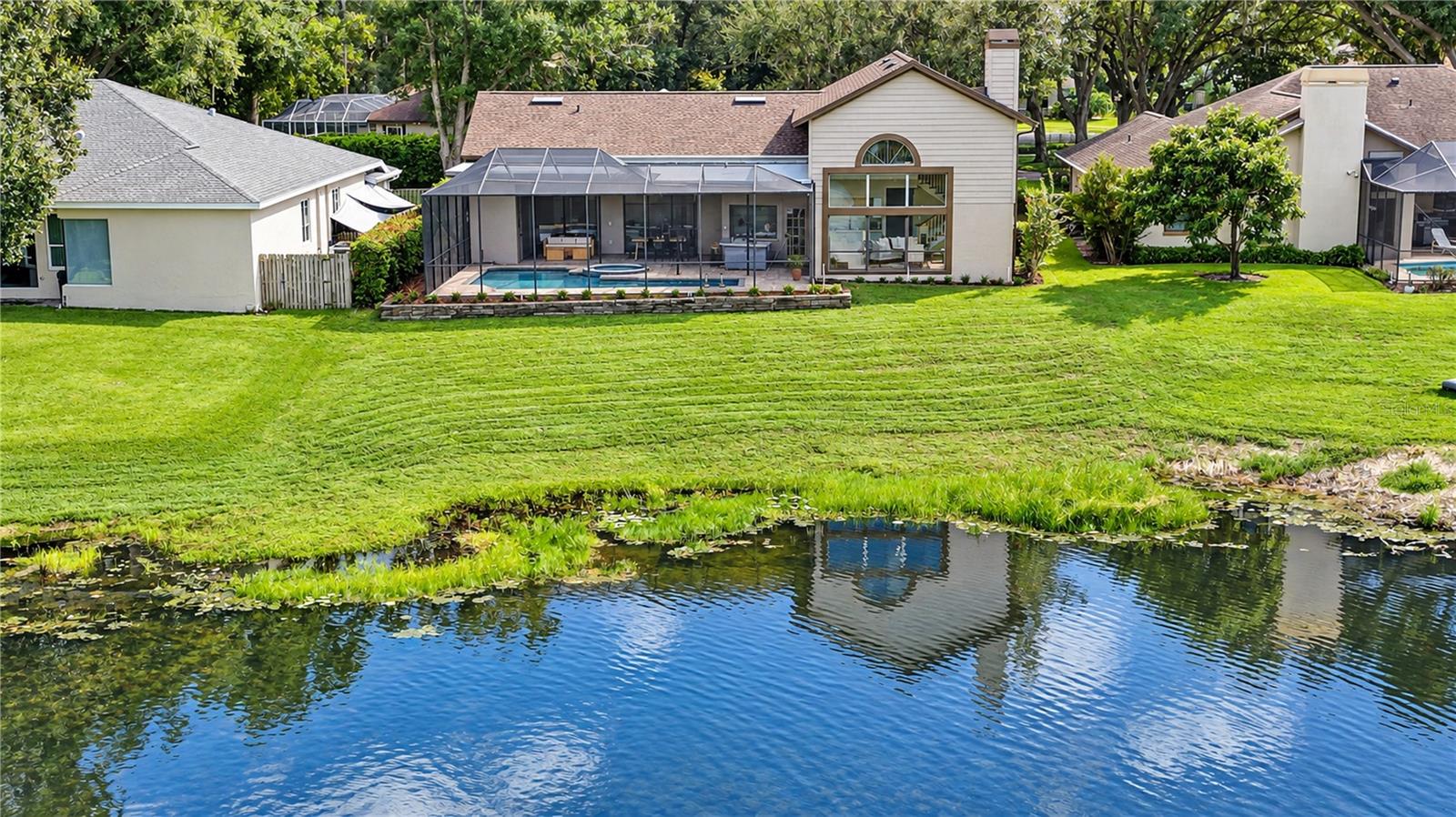 806 Sandringham Ln, Lutz, FL 33549 photo