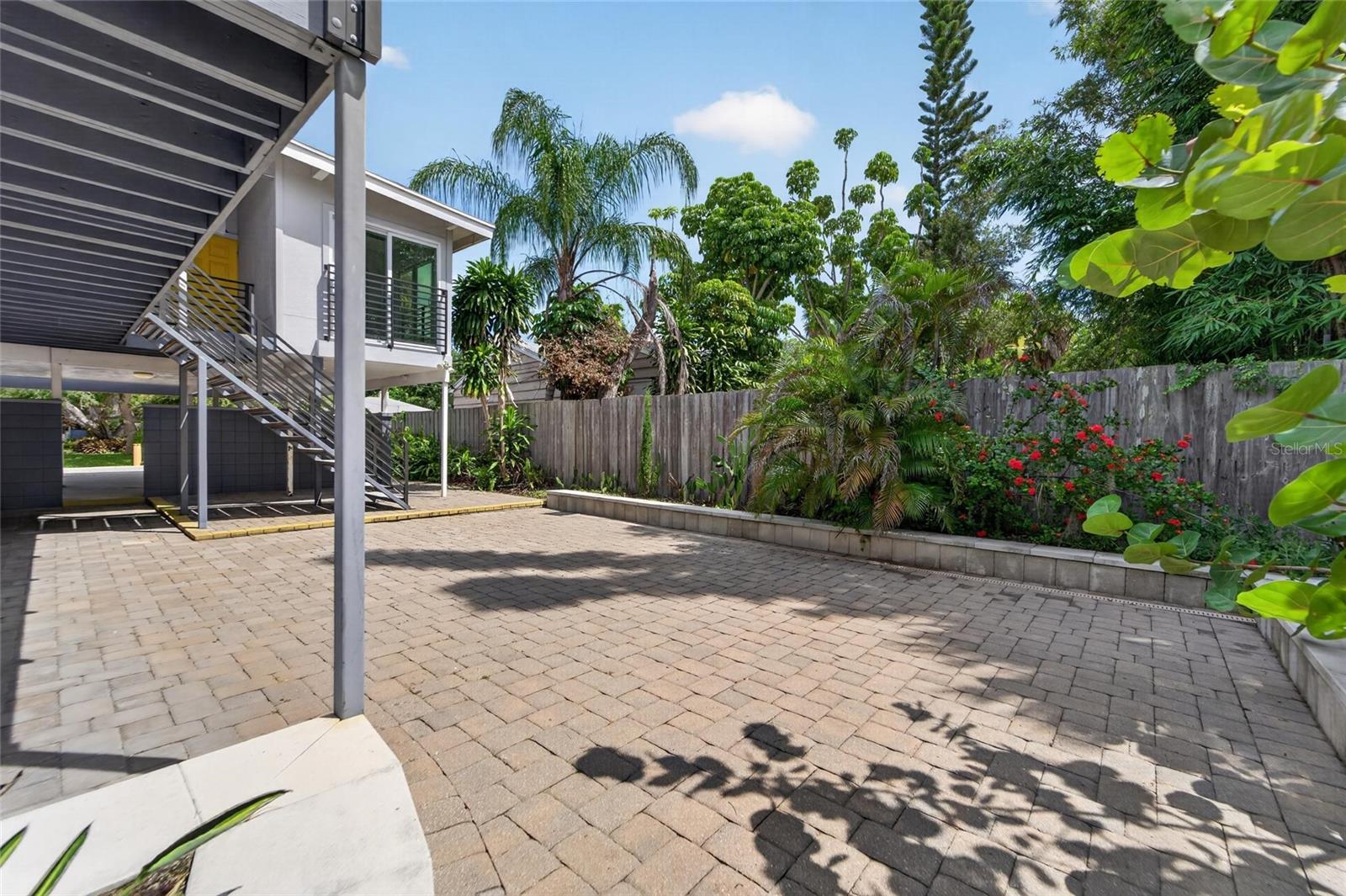 1236 13 St, Sarasota, FL 34236 photo