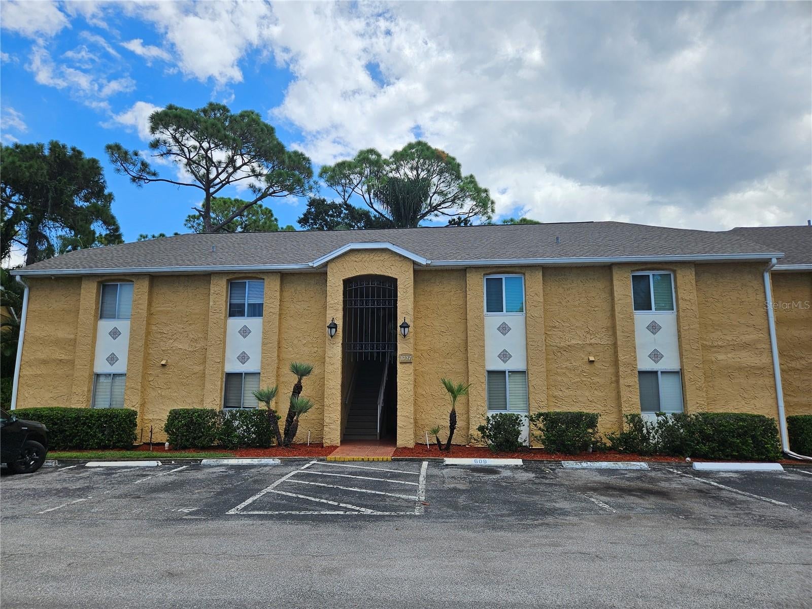 1737 Parakeet Way, Sarasota, FL 34232