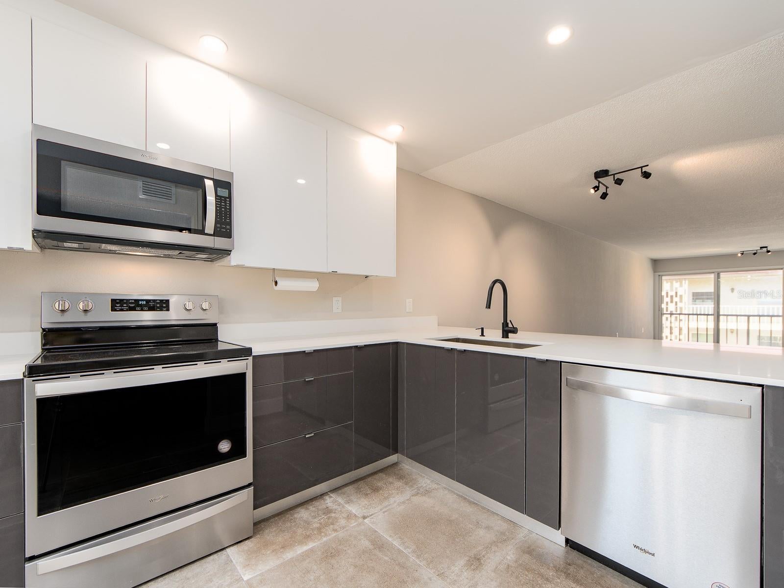 105 Island Way 143, Clearwater, FL 33767 photo