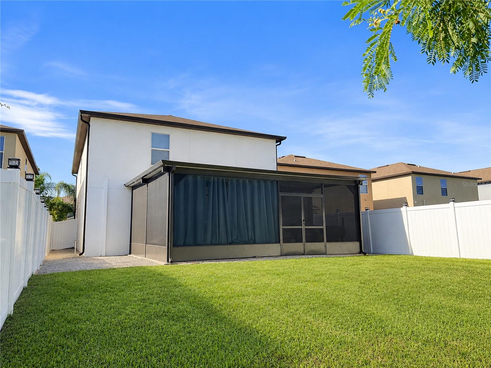 407 Royal Empress Dr, Ruskin, FL 33570 photo
