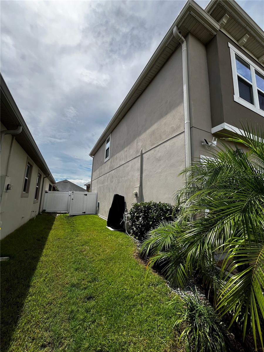 8118 Platts Ave, Orlando, FL 32832 photo