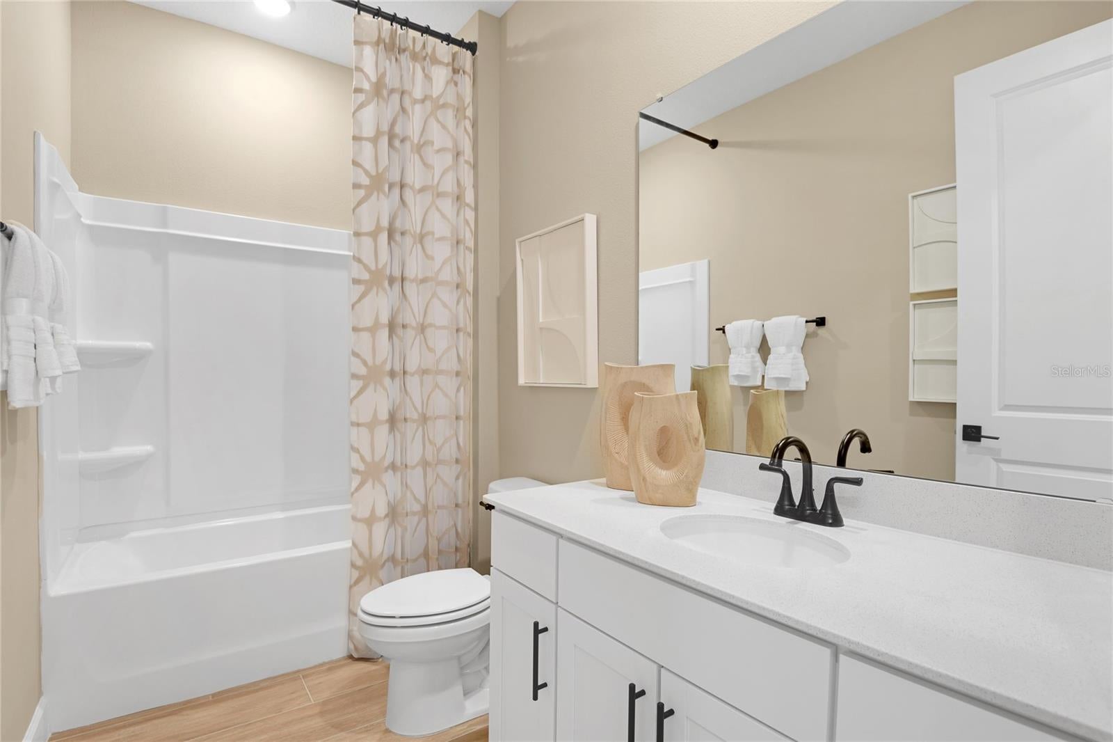 190 Blue Star Ct, Tavares, FL 32778 photo