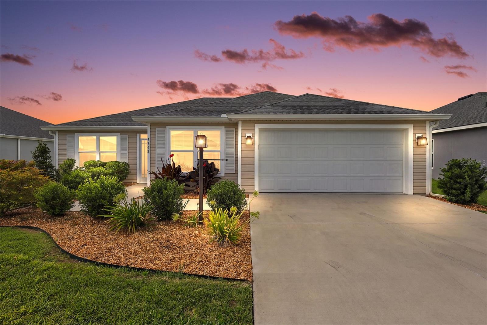 1742 James Gray St, The Villages, FL 34762