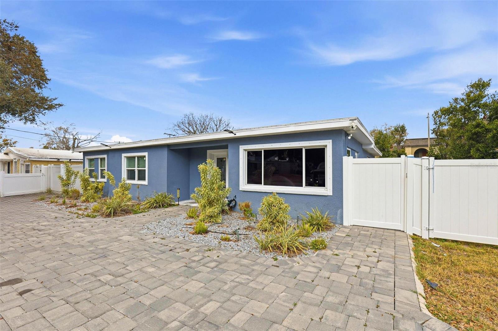2521 W Crest Ave, Tampa, FL 33614 photo