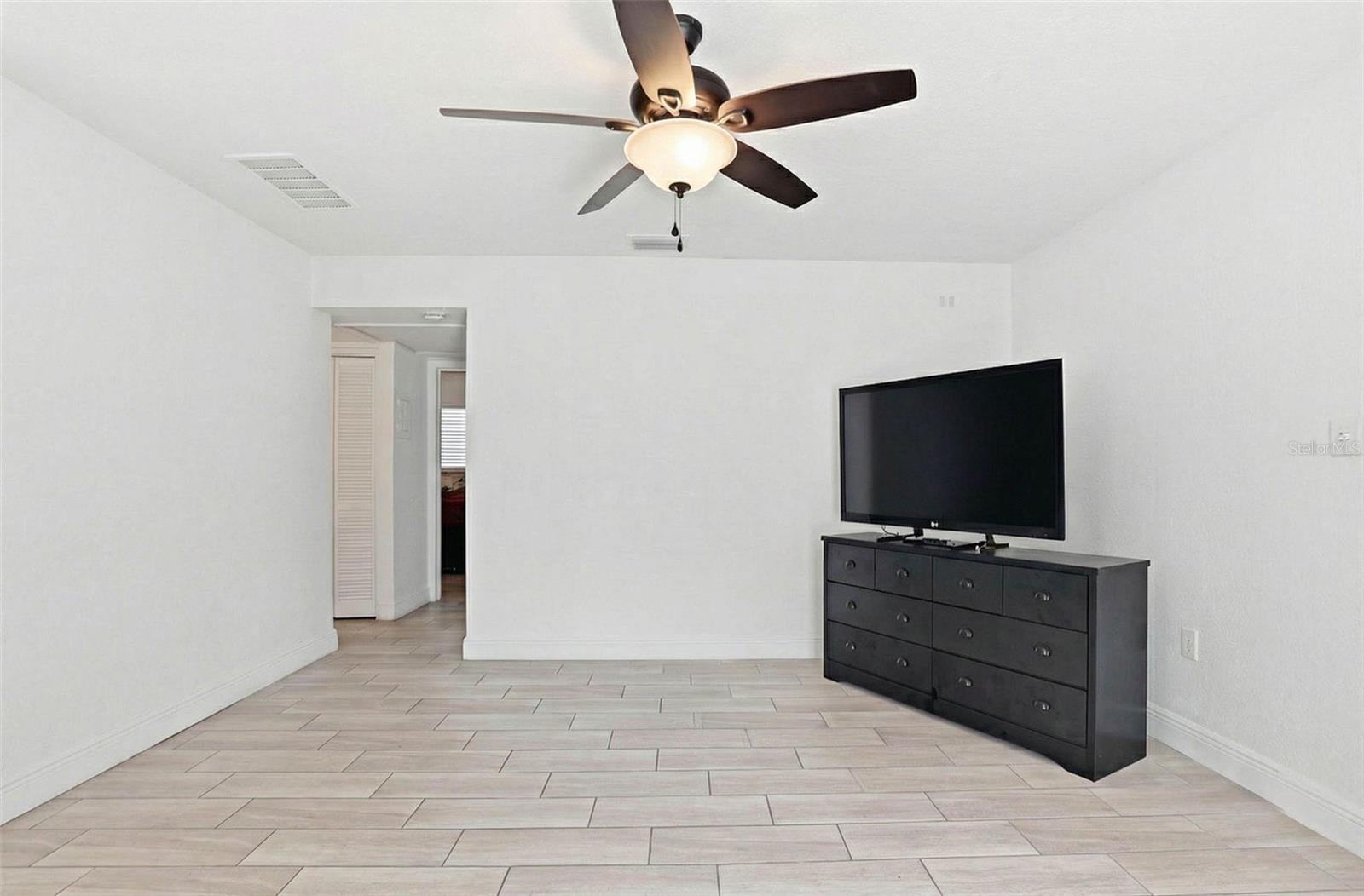 2521 W Crest Ave, Tampa, FL 33614 photo