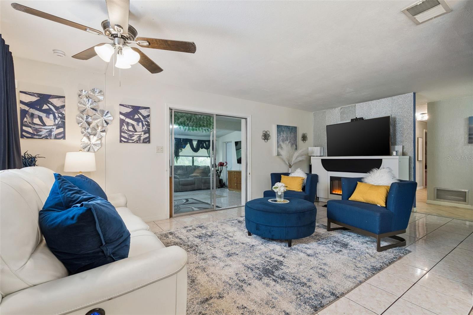 1912 Saxon Blvd, Deltona, FL 32725 photo