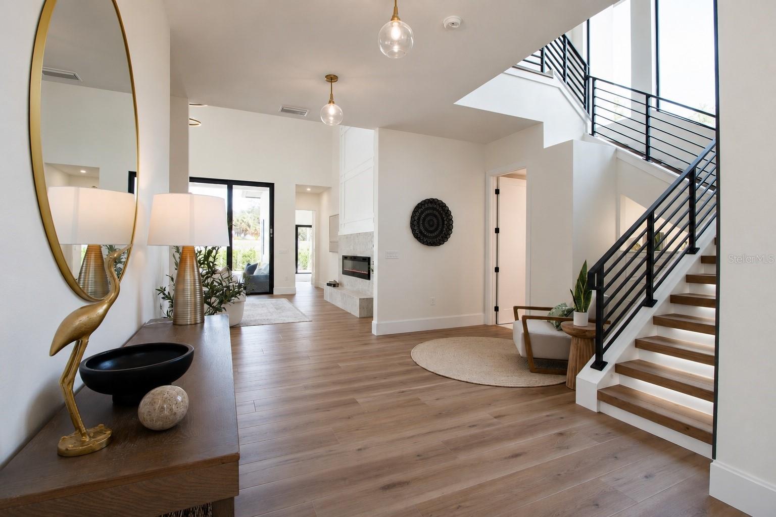 2121 Clematis Ct, Sarasota, FL 34239 photo