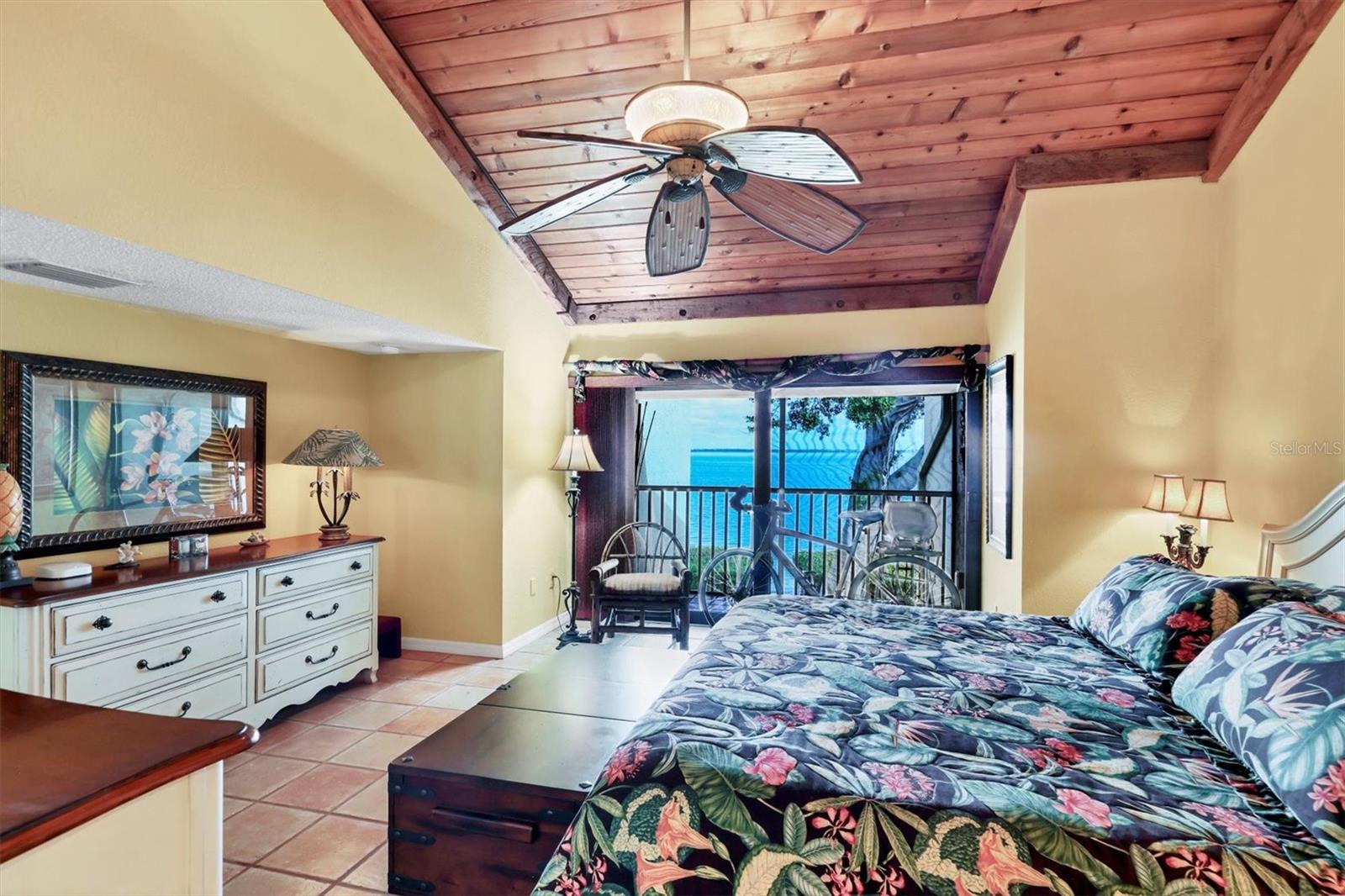 5270 Gulf Of Mexico Dr #508, Longboat Key, FL 34228 photo