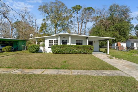 Single Family Residence in JACKSONVILLE FL 5015 LINCOLN CIRCLE.jpg