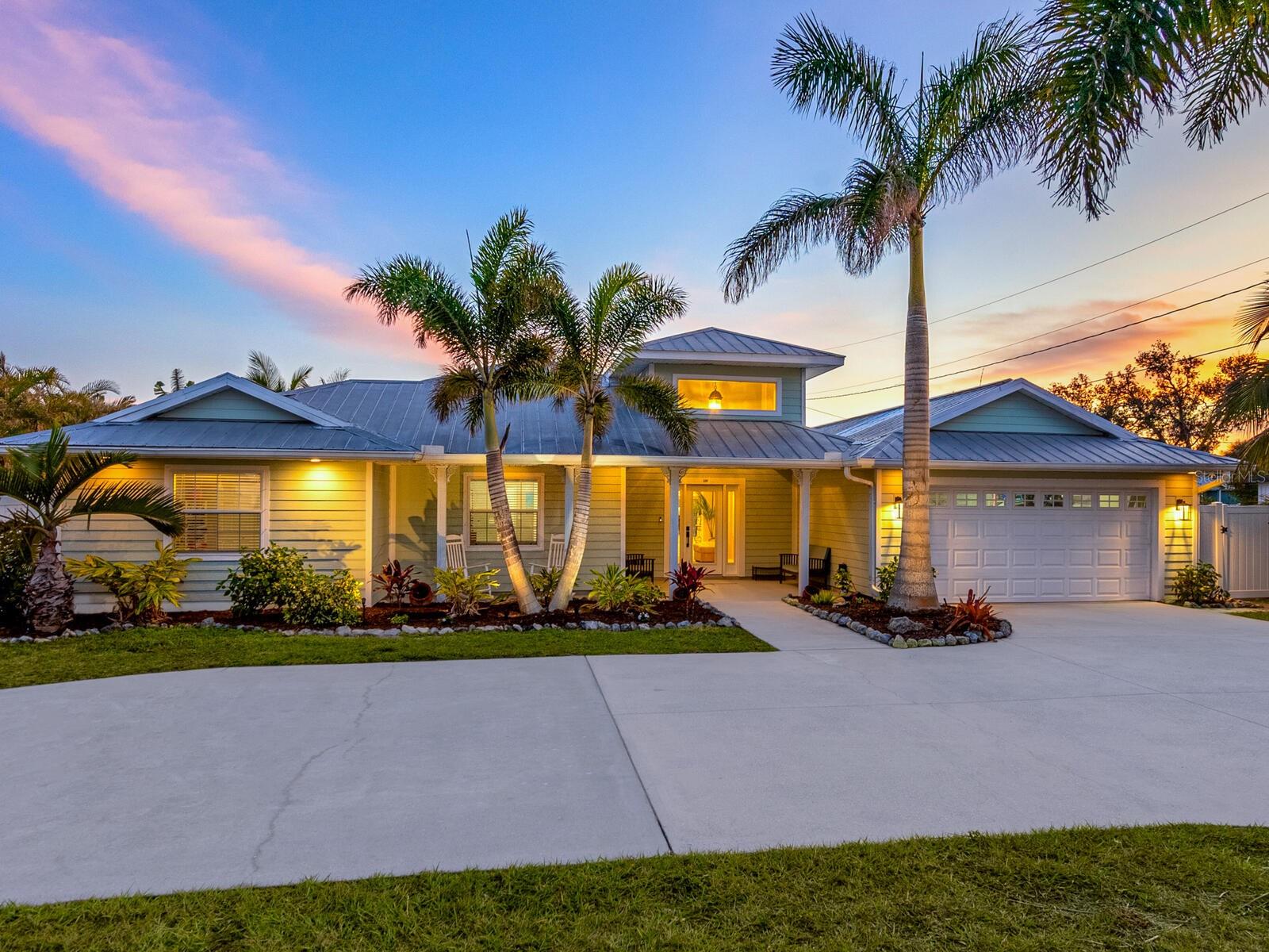 221 Lychee Rd, Nokomis, FL 34275