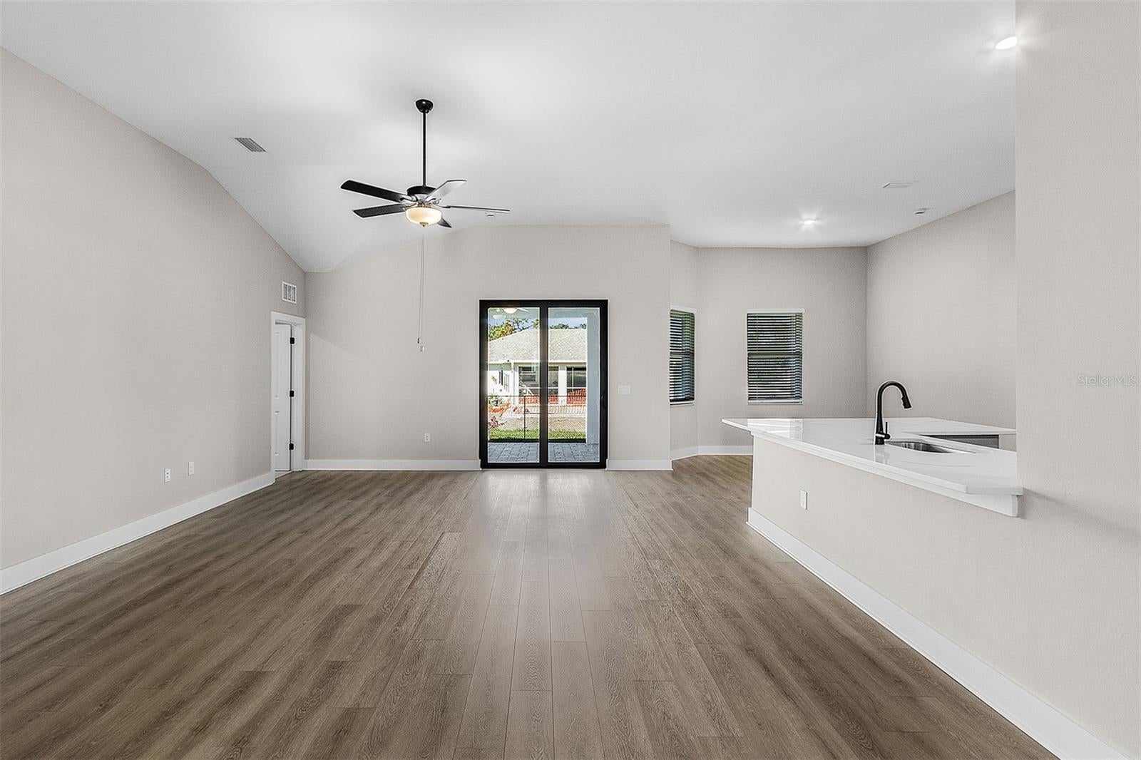 13432 Lake Gallagher Dr, Dover, FL 33527 photo