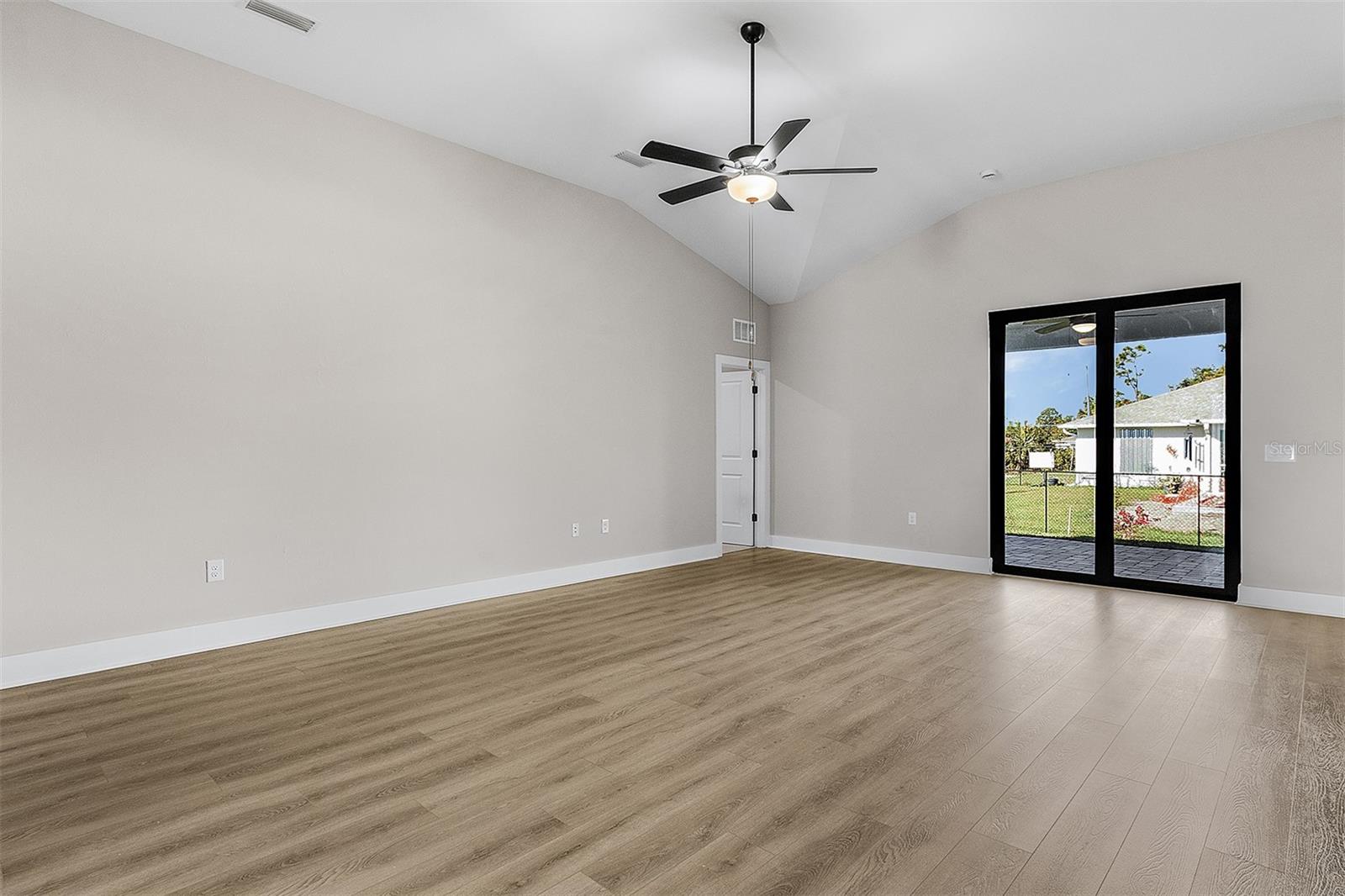 13432 Lake Gallagher Dr, Dover, FL 33527 photo