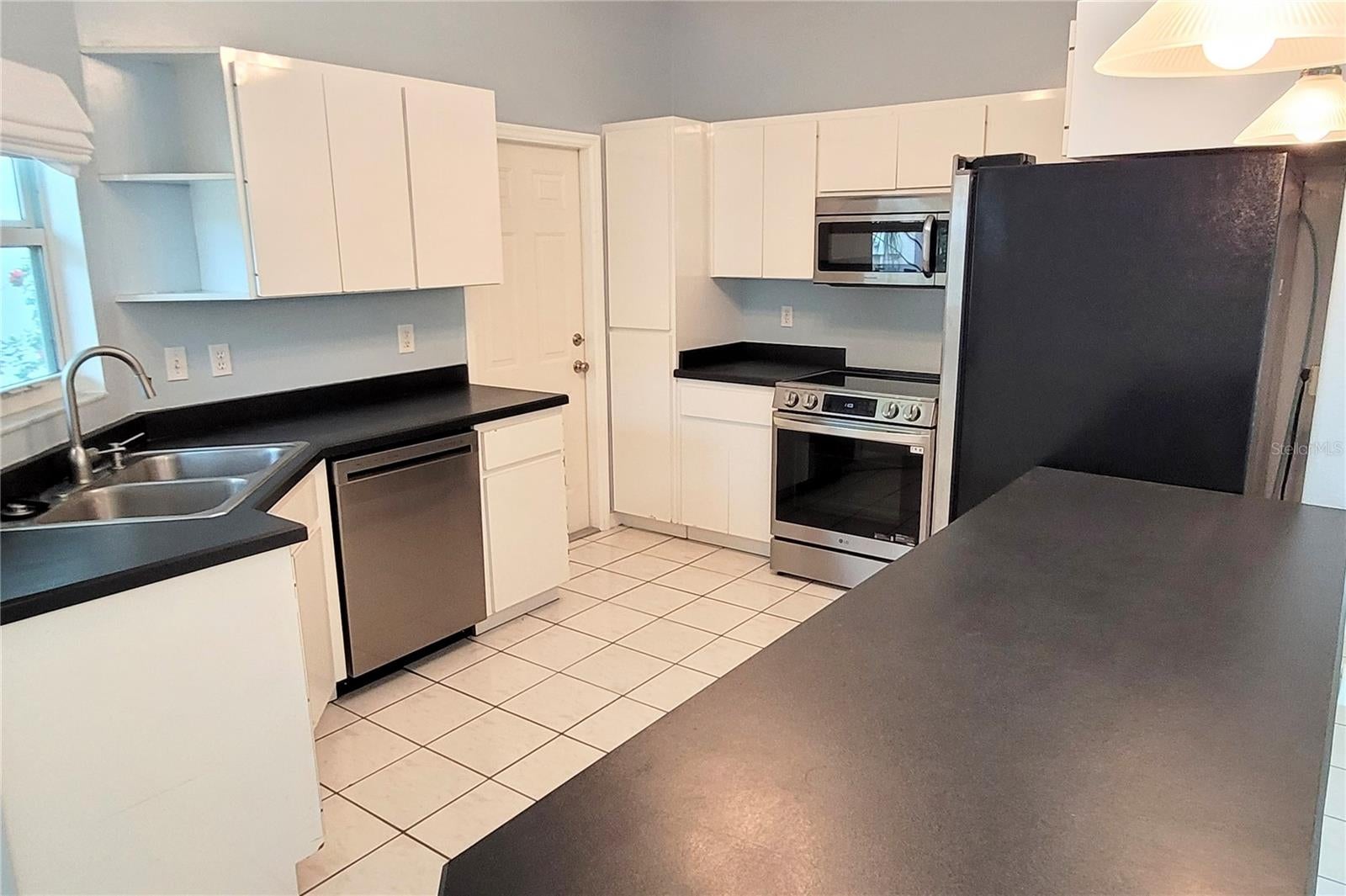 2354 Tami Sola St, Sarasota, FL 34237 photo