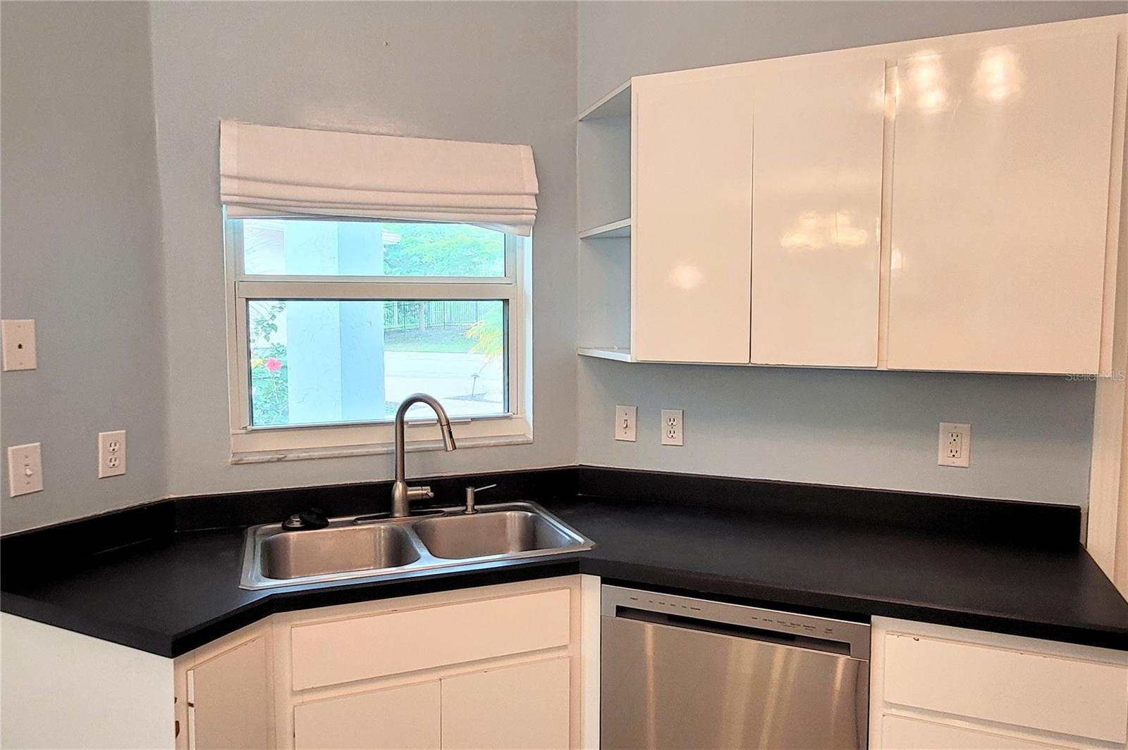 2354 Tami Sola St, Sarasota, FL 34237 photo
