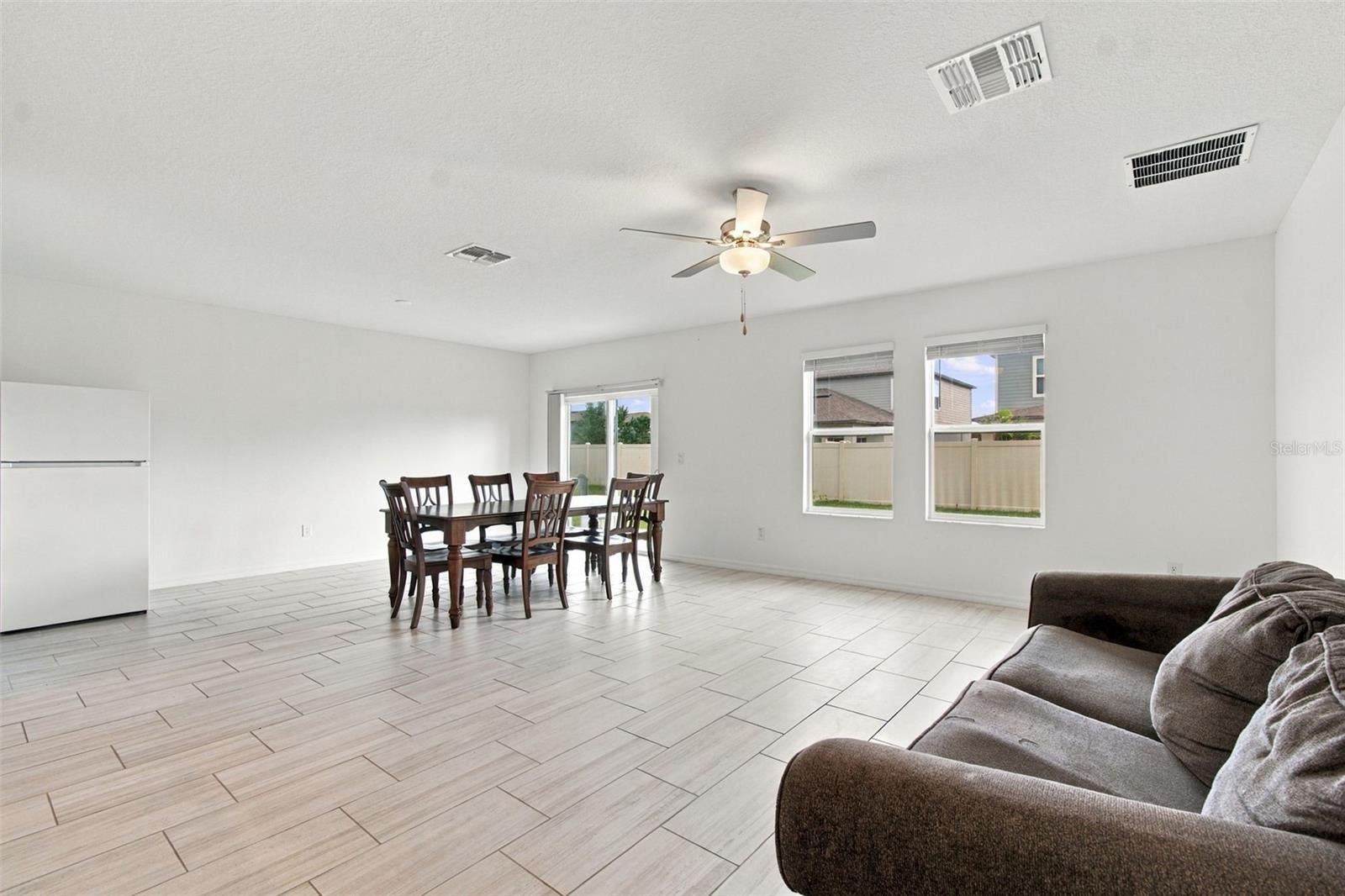 2013 Lanier Rd, Zephyrhills, FL 33541 photo