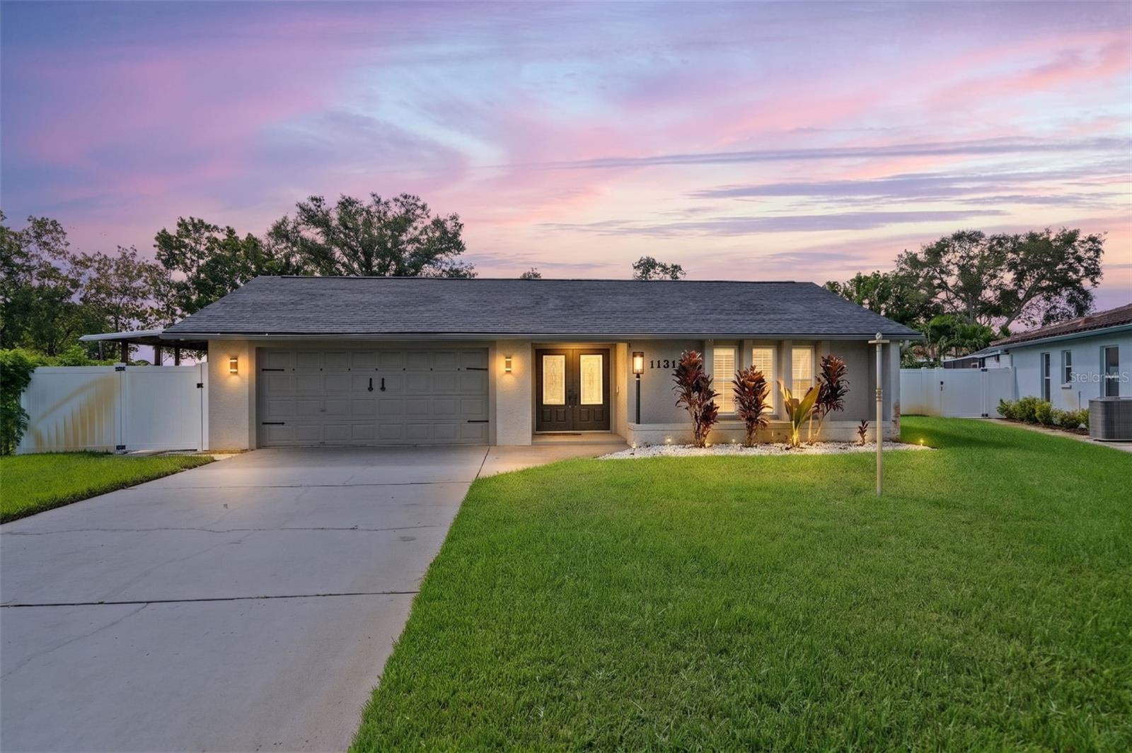 11312 Robert Dr, Seminole, FL 33778