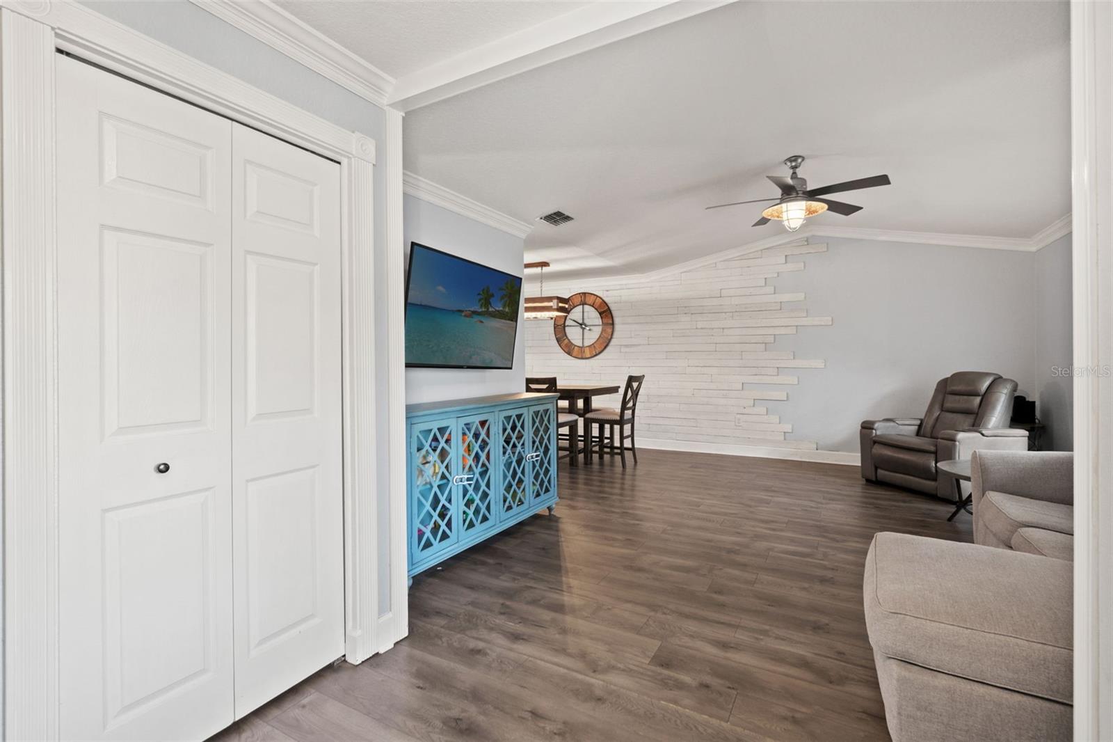 11312 Robert Dr, Seminole, FL 33778 photo