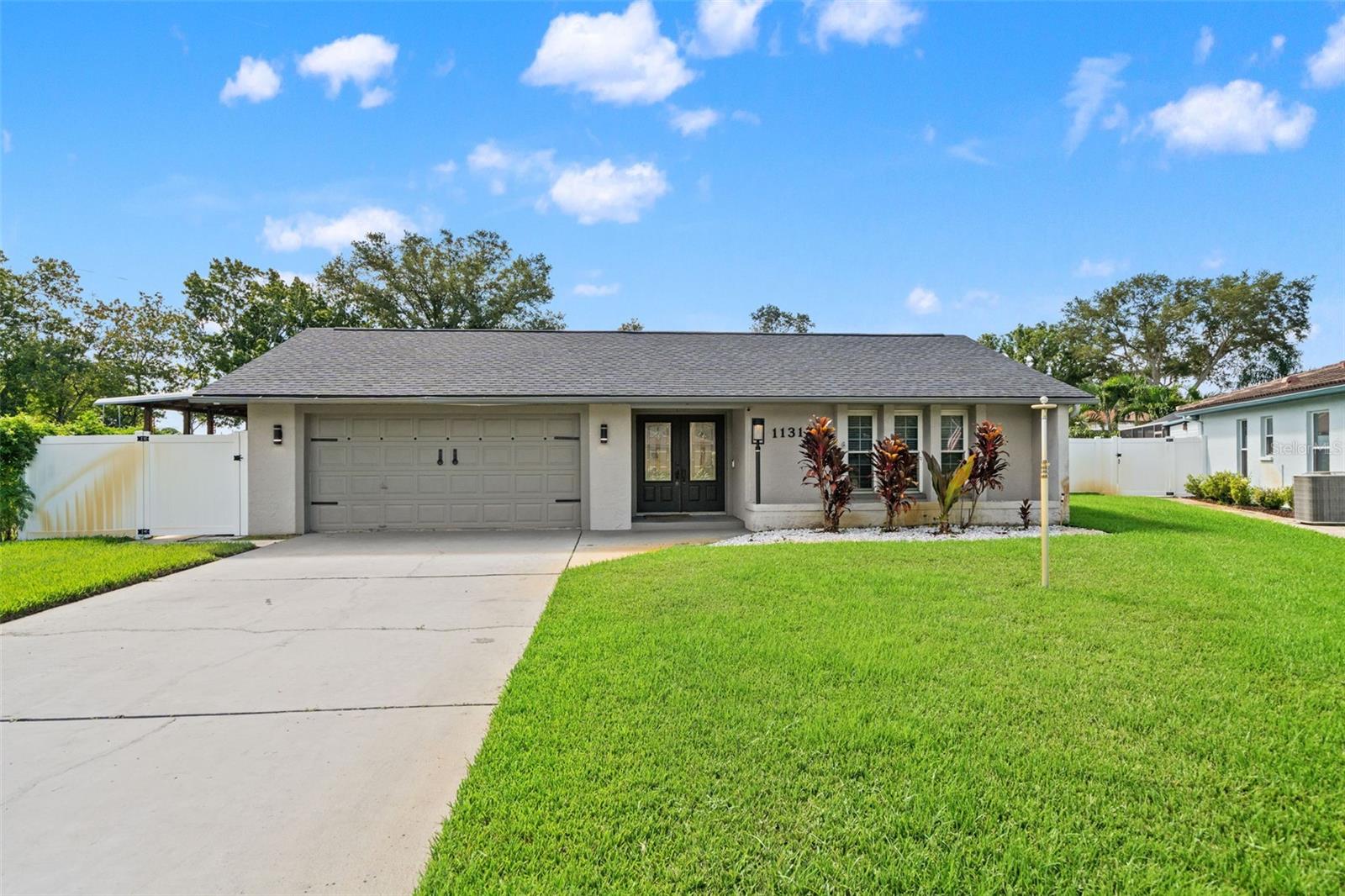11312 Robert Dr, Seminole, FL 33778 photo