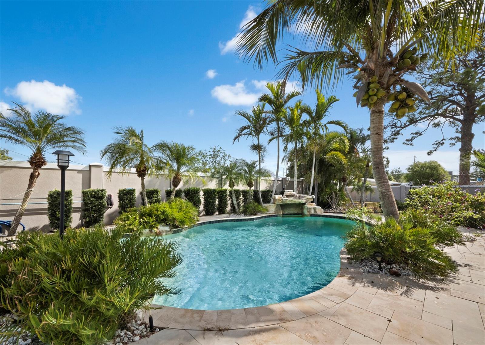 5618 Britannia Dr, Sarasota, FL 34231 photo