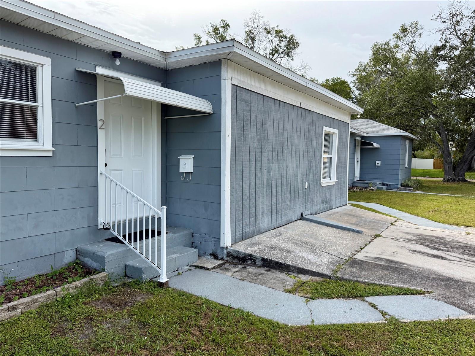 301 80 Ave, Saint Petersburg, FL 33702 photo