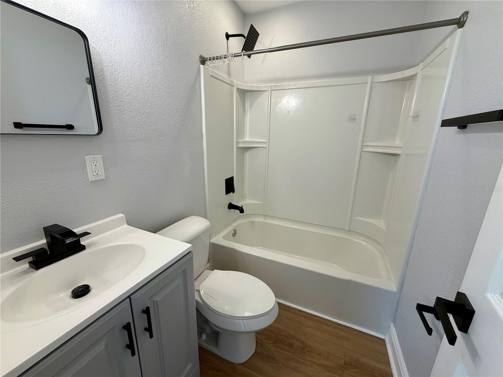 301 80 Ave, Saint Petersburg, FL 33702 photo