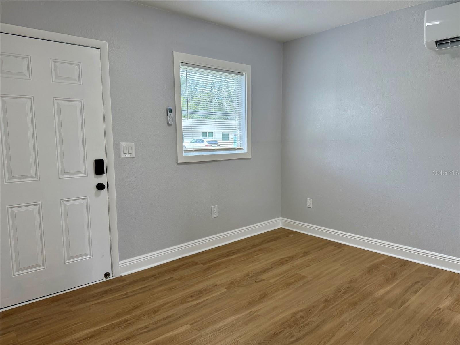 301 80 Ave, Saint Petersburg, FL 33702 photo