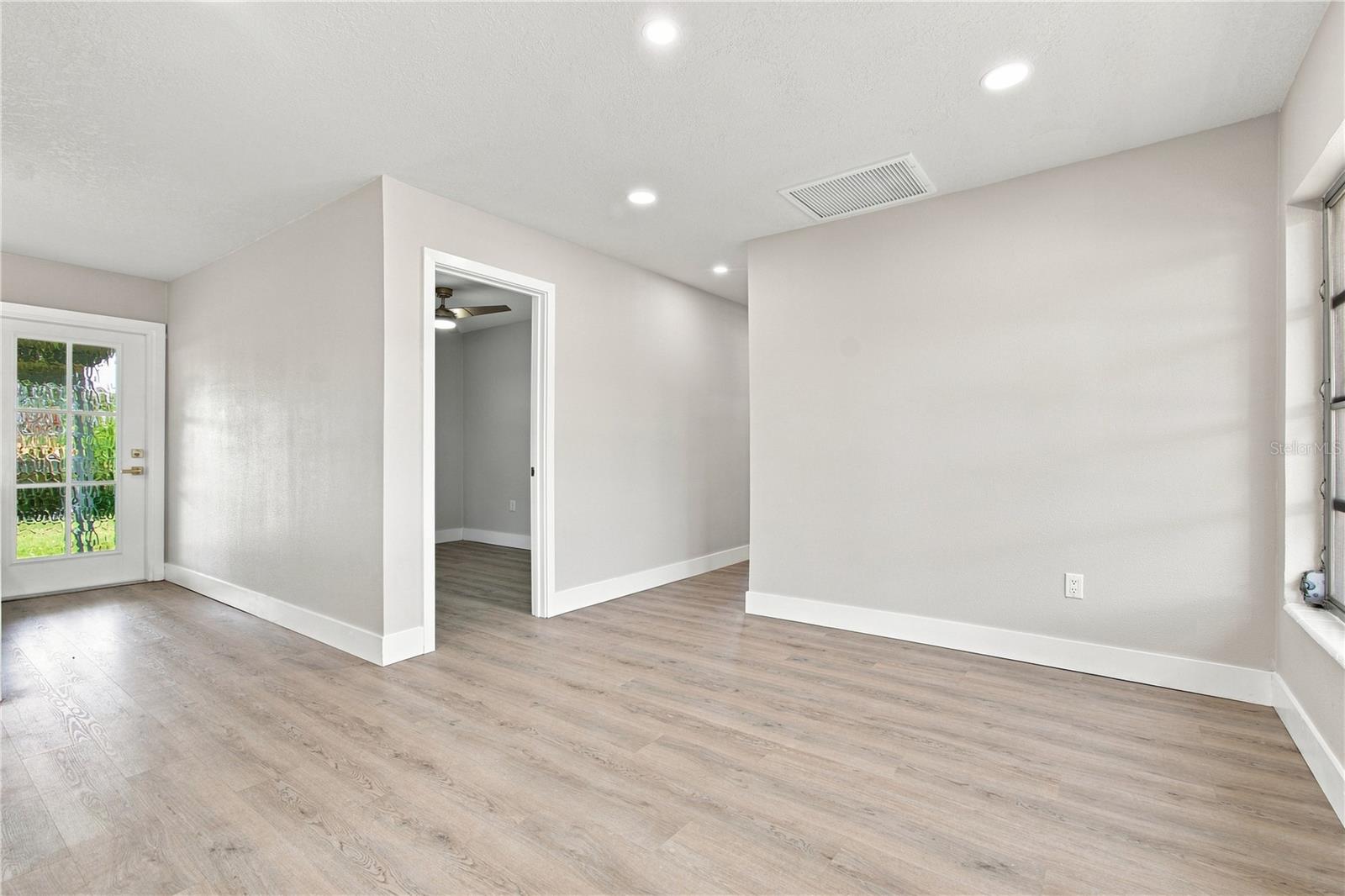 1250 Magnolia Dr, Clearwater, FL 33756 photo