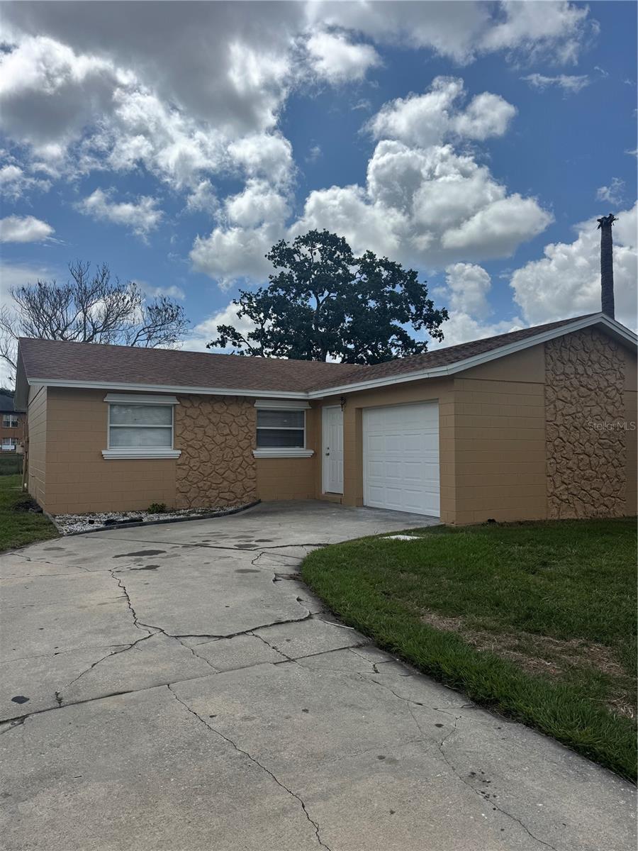 5693 Tulip Ave, Orlando, FL 32839 photo