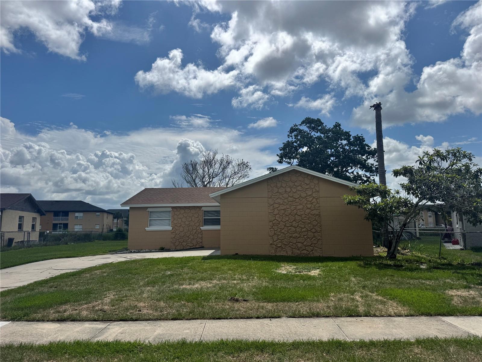 5693 Tulip Ave, Orlando, FL 32839 photo