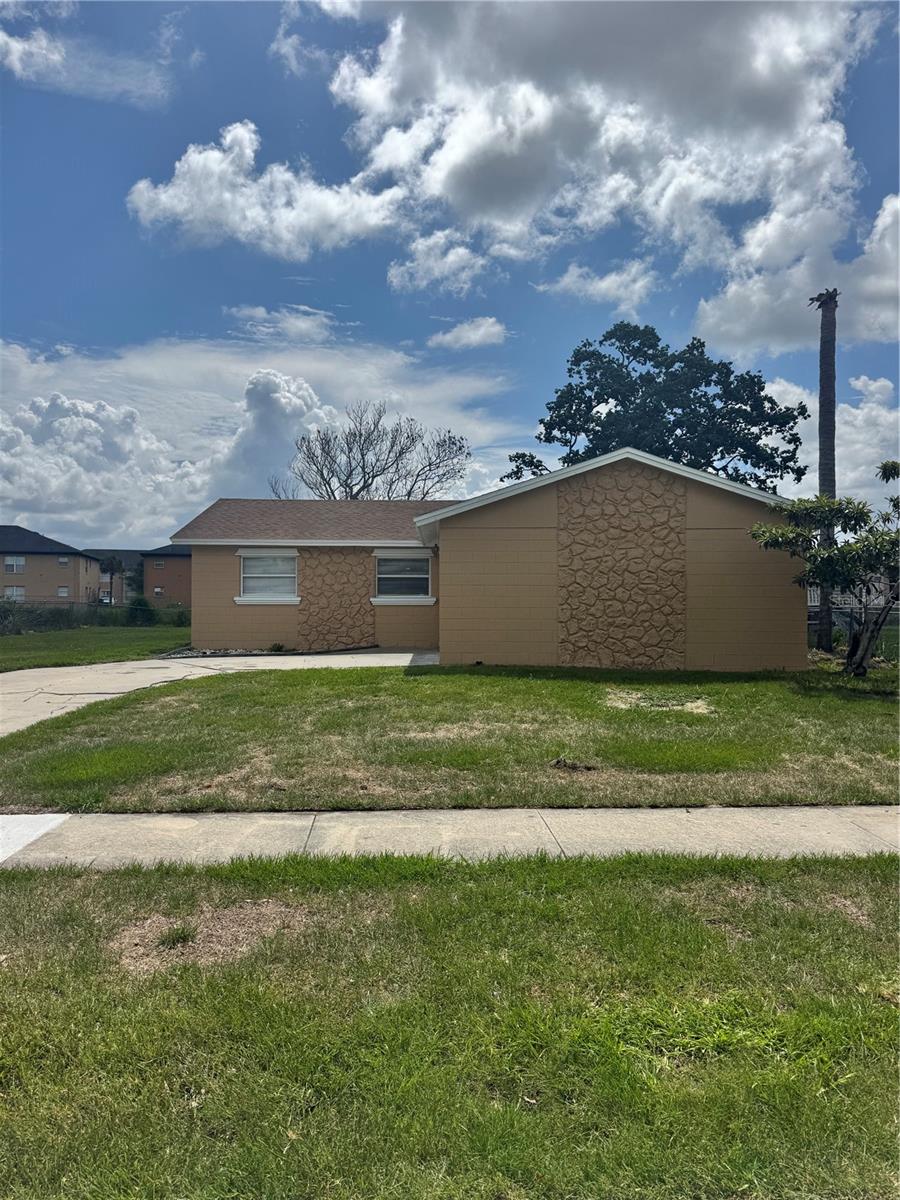 5693 Tulip Ave, Orlando, FL 32839 photo