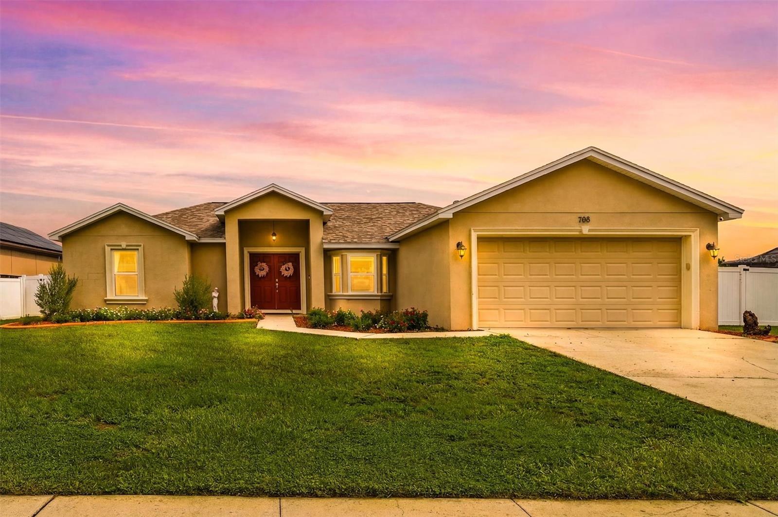 708 Towers Grove Dr, Plant City, FL 33567