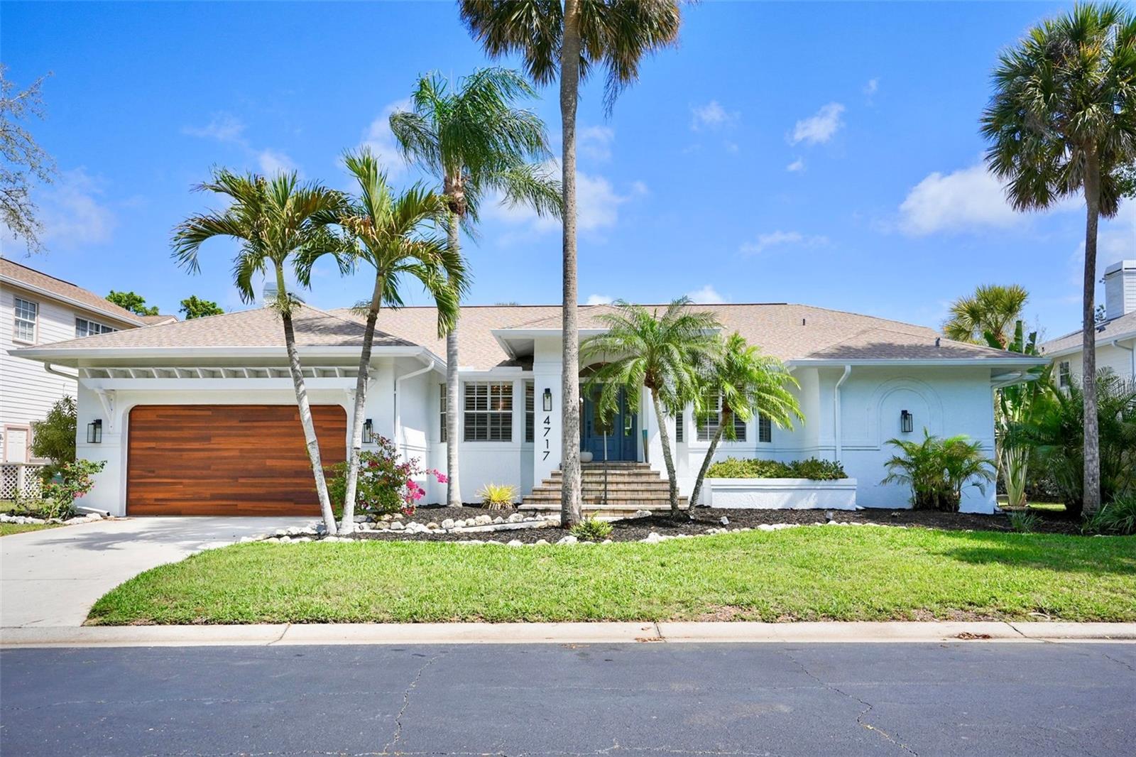 4717 E Trail Dr, Sarasota, FL 34232 photo